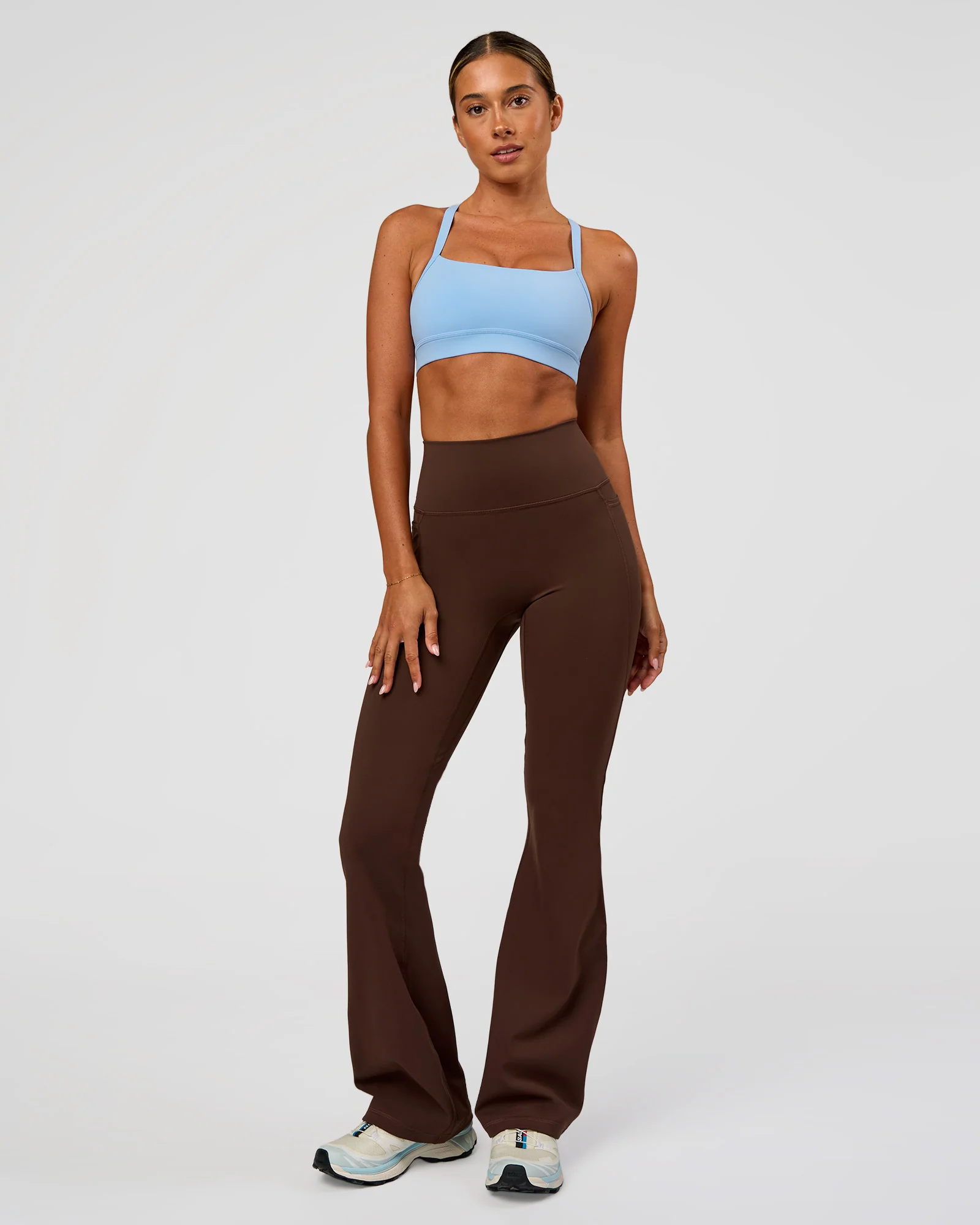 130-fusion-ultra-high-rise-flared-legging-pockets-hot-chocolate-7.webp Fusion Ultra High-Rise Flared Legging Pockets - Hot Chocolate