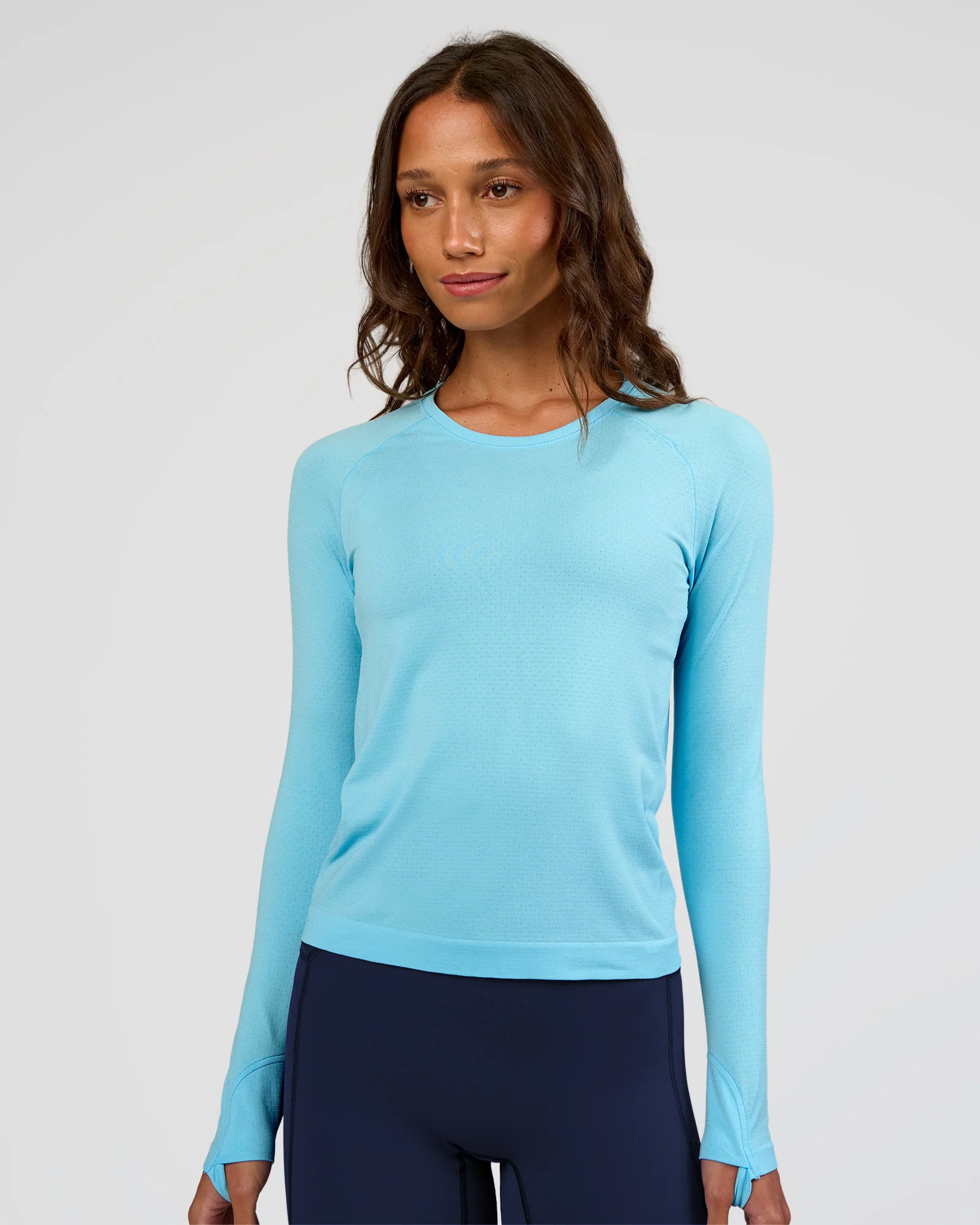 13001-aeroflx-seamless-long-sleeve-tee-baltic-sea-baltic-sea-1.webp AeroFLX+ Seamless Long Sleeve Tee - Baltic Sea/Baltic Sea