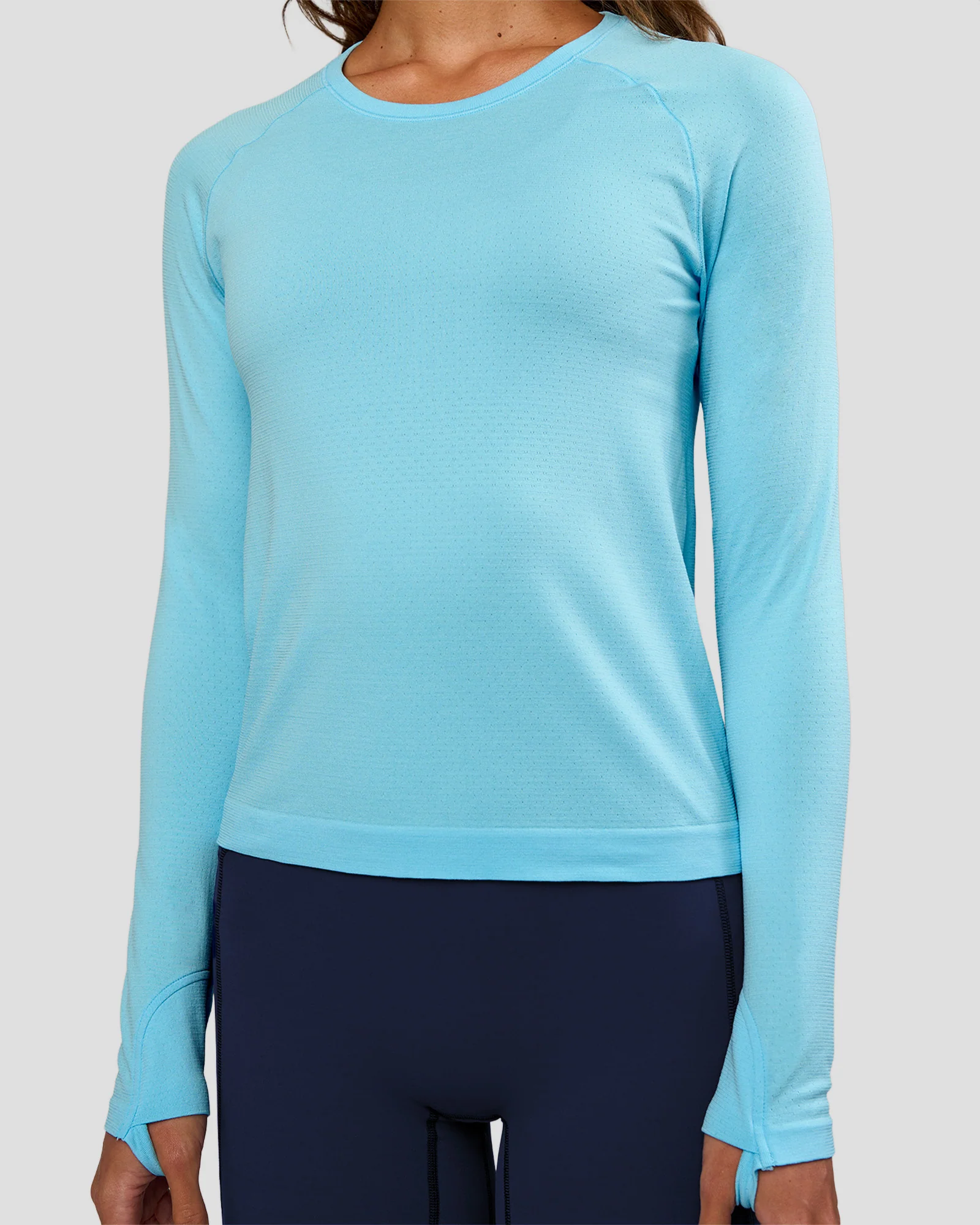 13001-aeroflx-seamless-long-sleeve-tee-baltic-sea-baltic-sea-5.webp AeroFLX+ Seamless Long Sleeve Tee - Baltic Sea/Baltic Sea