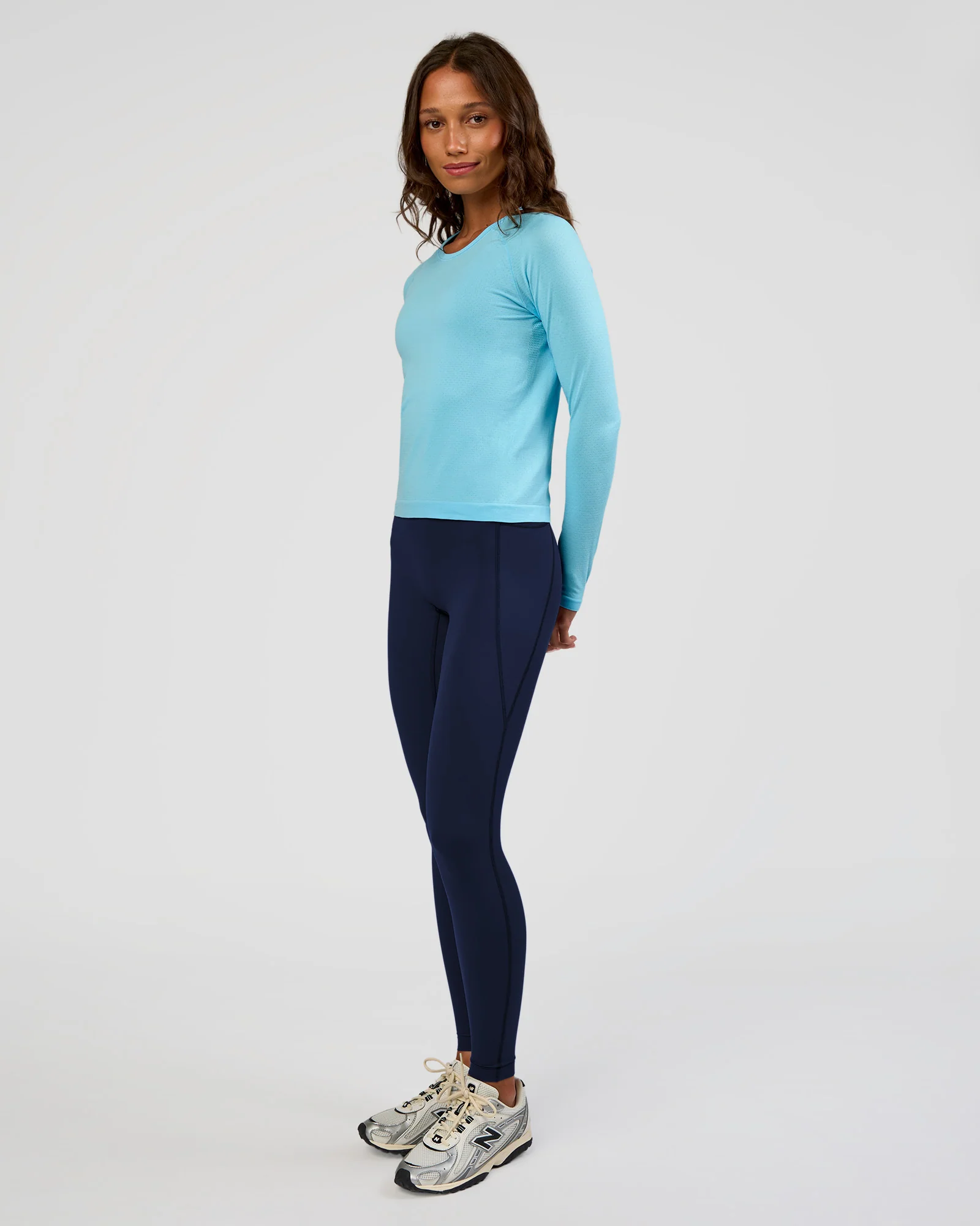 13001-aeroflx-seamless-long-sleeve-tee-baltic-sea-baltic-sea-6.webp AeroFLX+ Seamless Long Sleeve Tee - Baltic Sea/Baltic Sea
