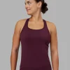 13033-aeroflx-seamless-tank-cherry-lacquer-cherry-lacquer-1.webp AeroFLX+ Seamless Tank - Cherry Lacquer/Cherry Lacquer