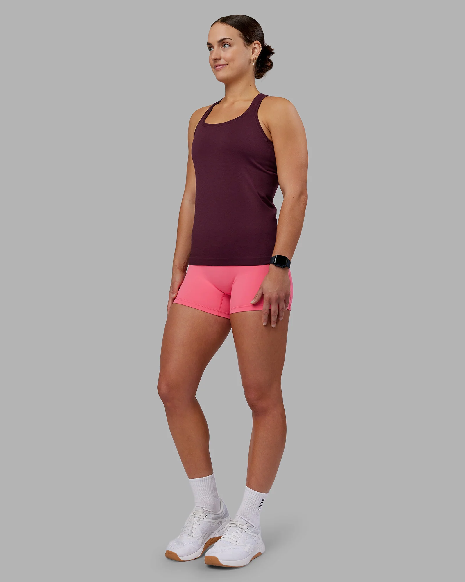 13033-aeroflx-seamless-tank-cherry-lacquer-cherry-lacquer-3.webp AeroFLX+ Seamless Tank - Cherry Lacquer/Cherry Lacquer