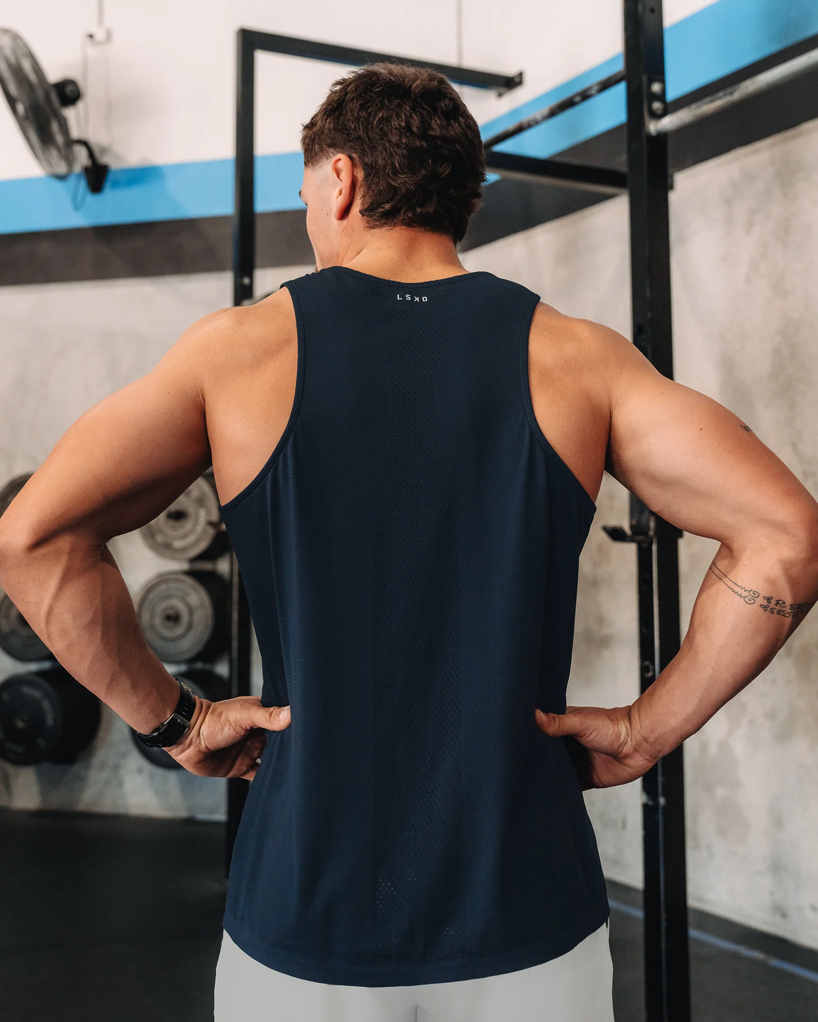 AeroFLX+ Seamless Tank - Navy/Navy