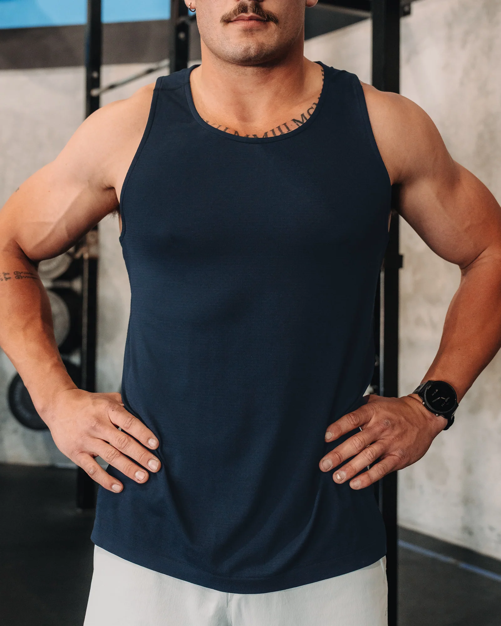 AeroFLX+ Seamless Tank - Navy/Navy