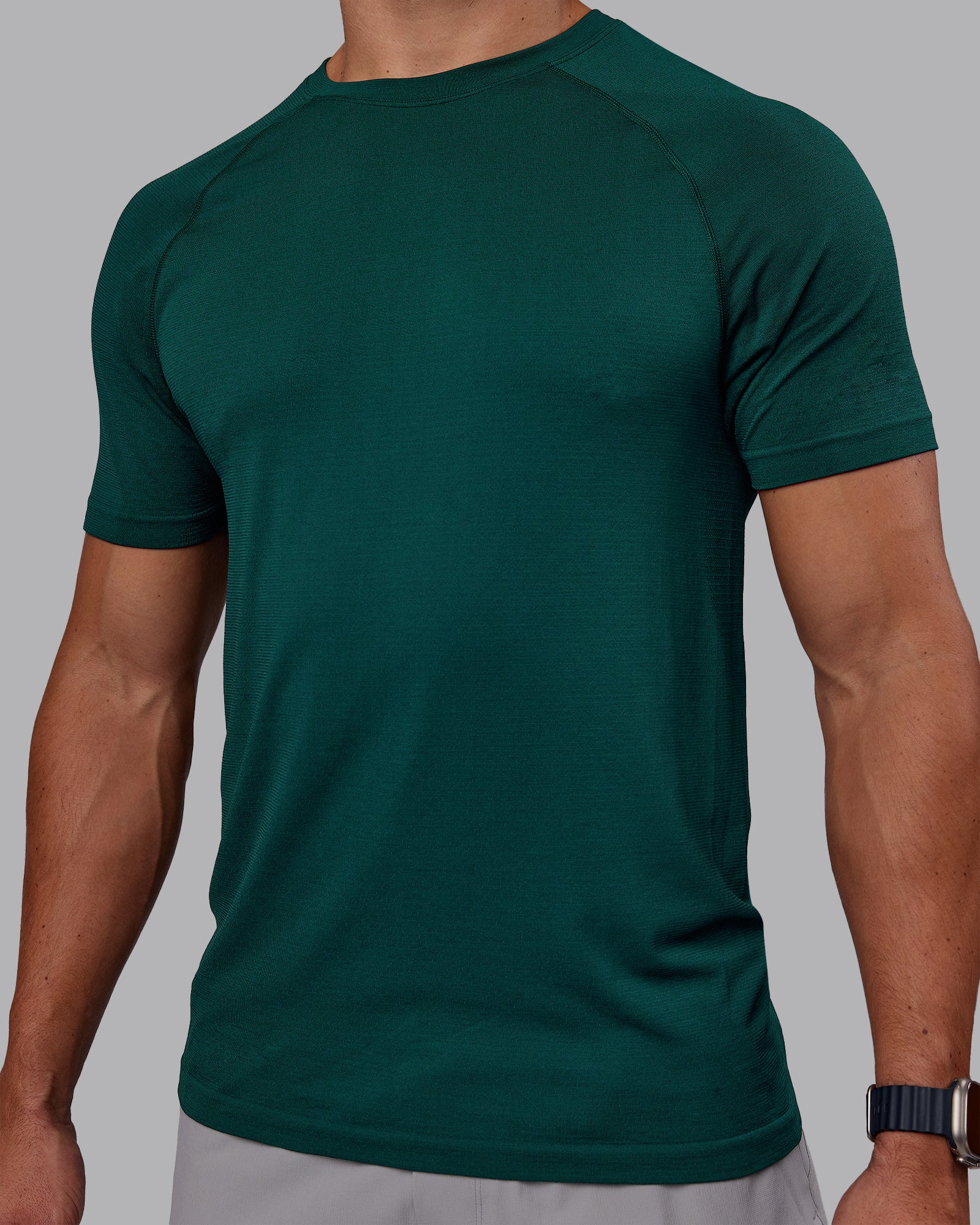 AeroFLX+ Seamless Tee - Dark Moss/Dark Moss
