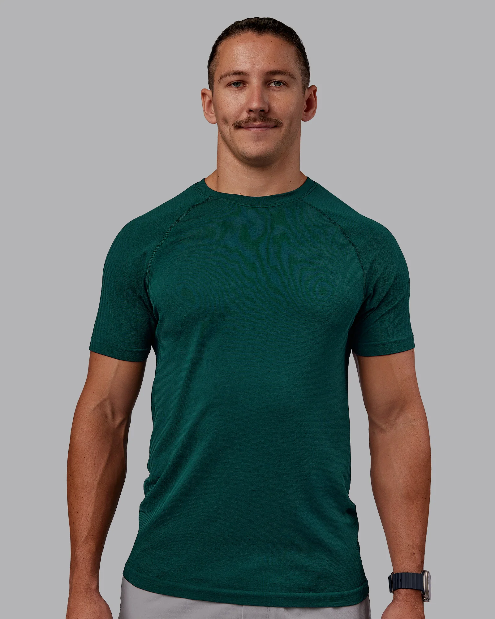 13084-dark-moss-dark-moss-s-dark-moss-dark-moss-s-variation-1.webp AeroFLX+ Seamless Tee - Dark Moss/Dark Moss