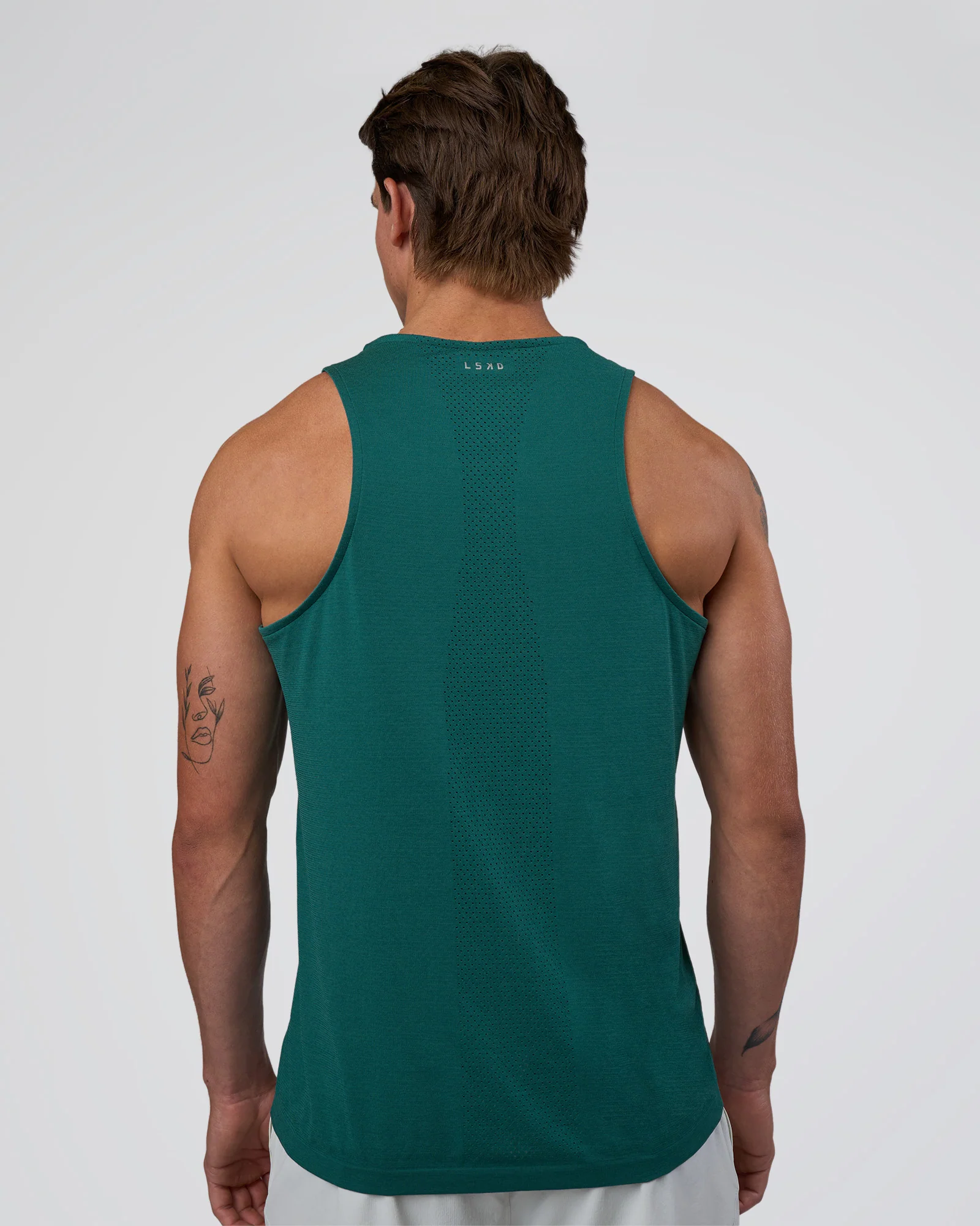13106-aeroflx-seamless-tank-transformative-teal-transformative-teal-3.webp AeroFLX+ Seamless Tank - Transformative Teal/Transformative Teal