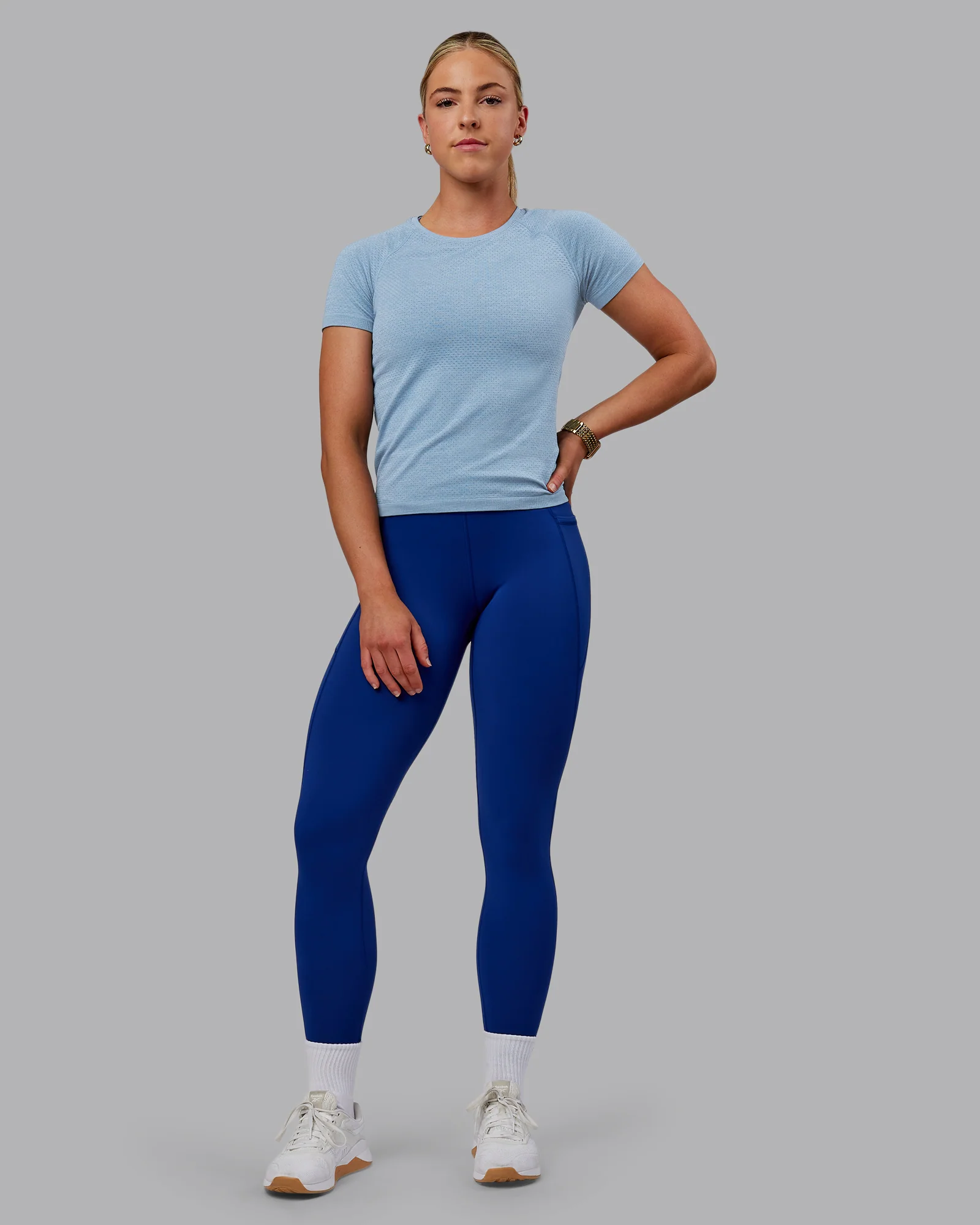 13114-aeroflx-seamless-tee-elemental-blue-ice-blue-6.webp AeroFLX+ Seamless Tee - Elemental Blue/Ice Blue