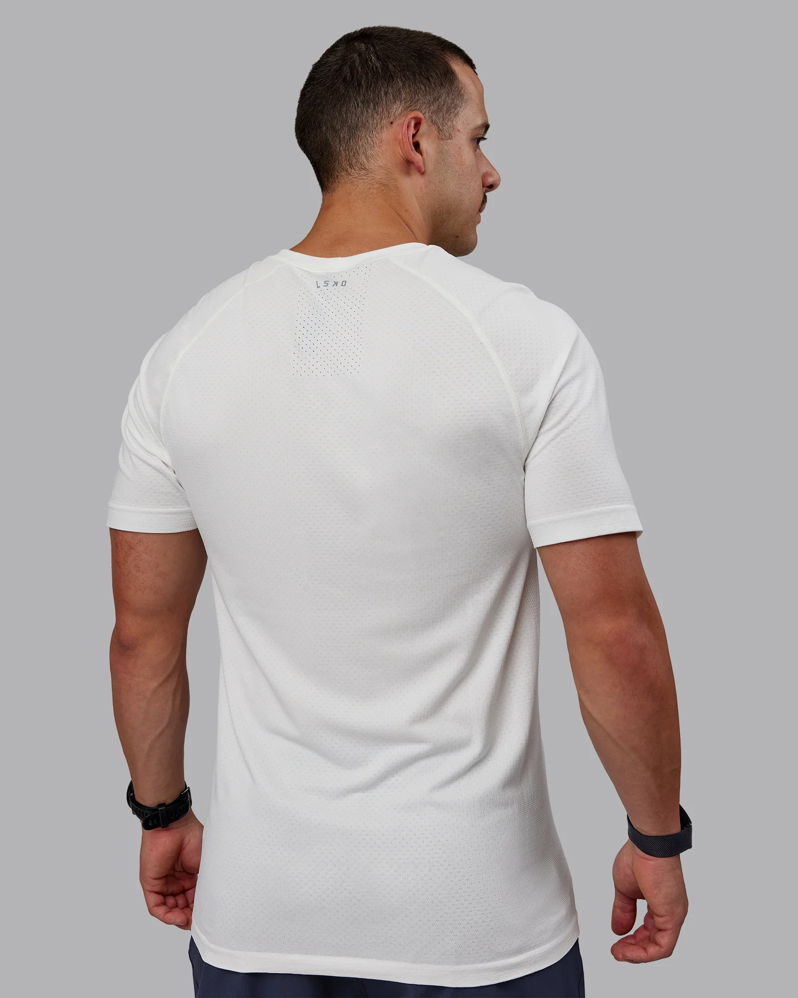13130-aeroflx-seamless-tee-off-white-off-white-marl-4.webp AeroFLX+ Seamless Tee - Off White/Off White Marl