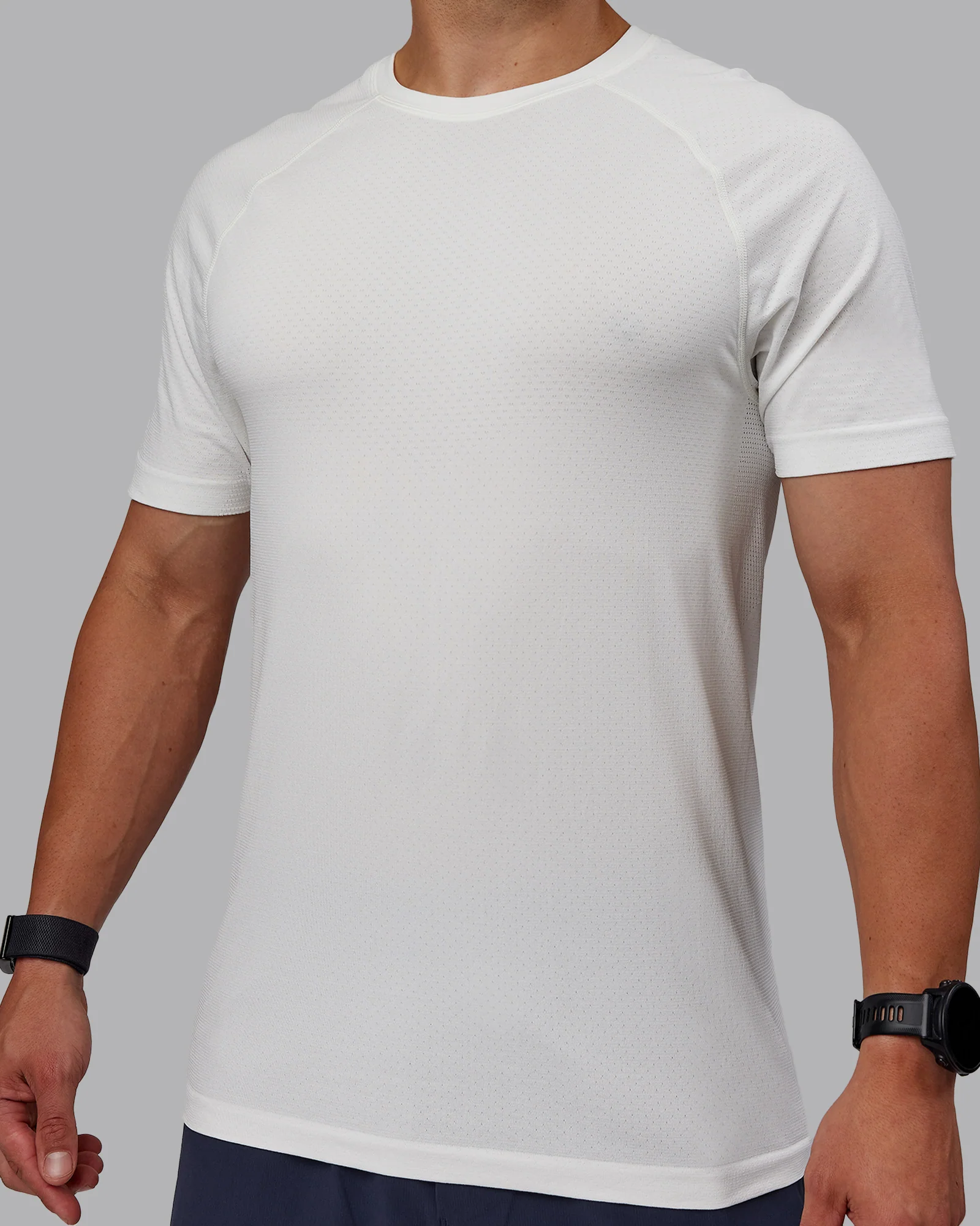 13130-aeroflx-seamless-tee-off-white-off-white-marl-5.webp AeroFLX+ Seamless Tee - Off White/Off White Marl