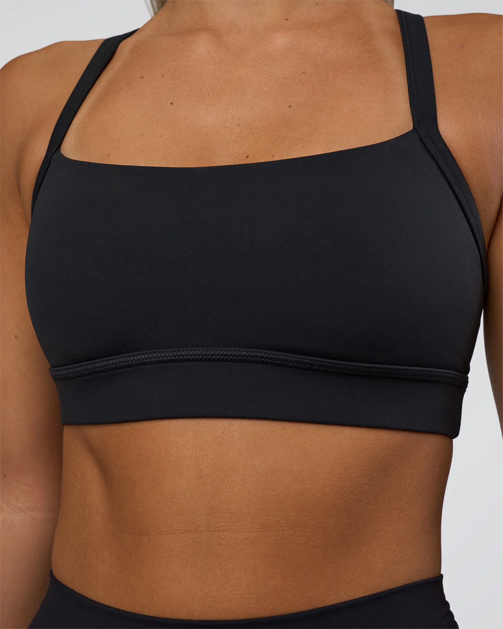 13357-momentum-sports-bra-black-4.webp Momentum Sports Bra - Black