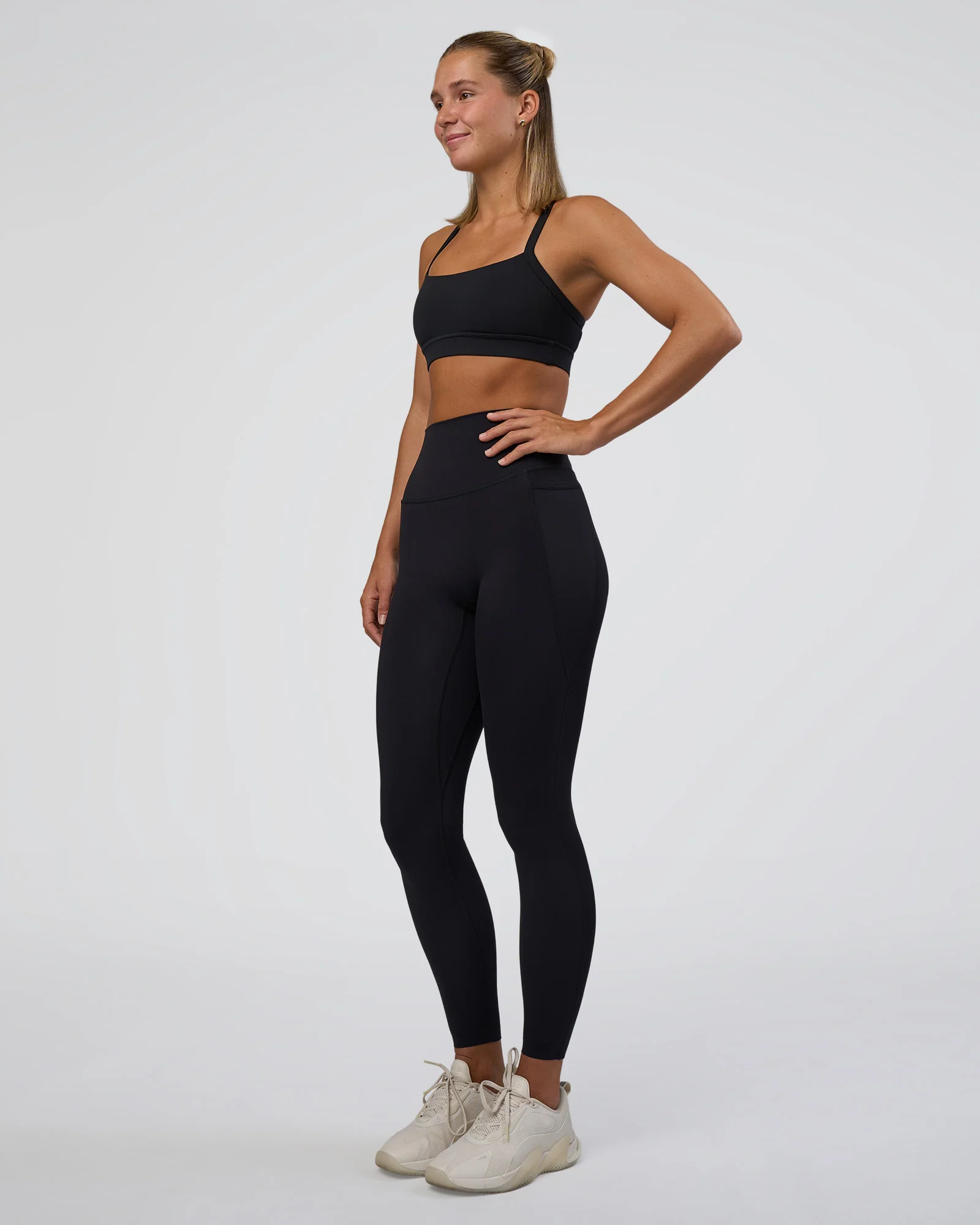 13357-momentum-sports-bra-black-5.webp Momentum Sports Bra - Black
