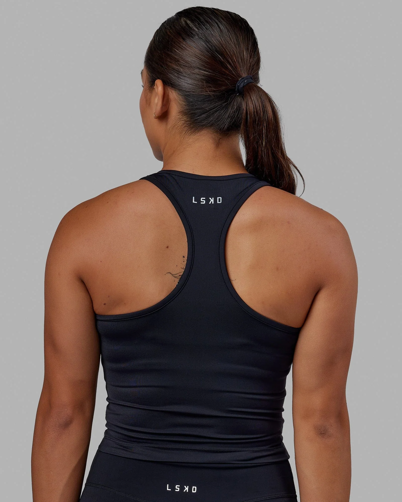 13366-flow-performance-tank-black-3.webp Flow Performance Tank - Black