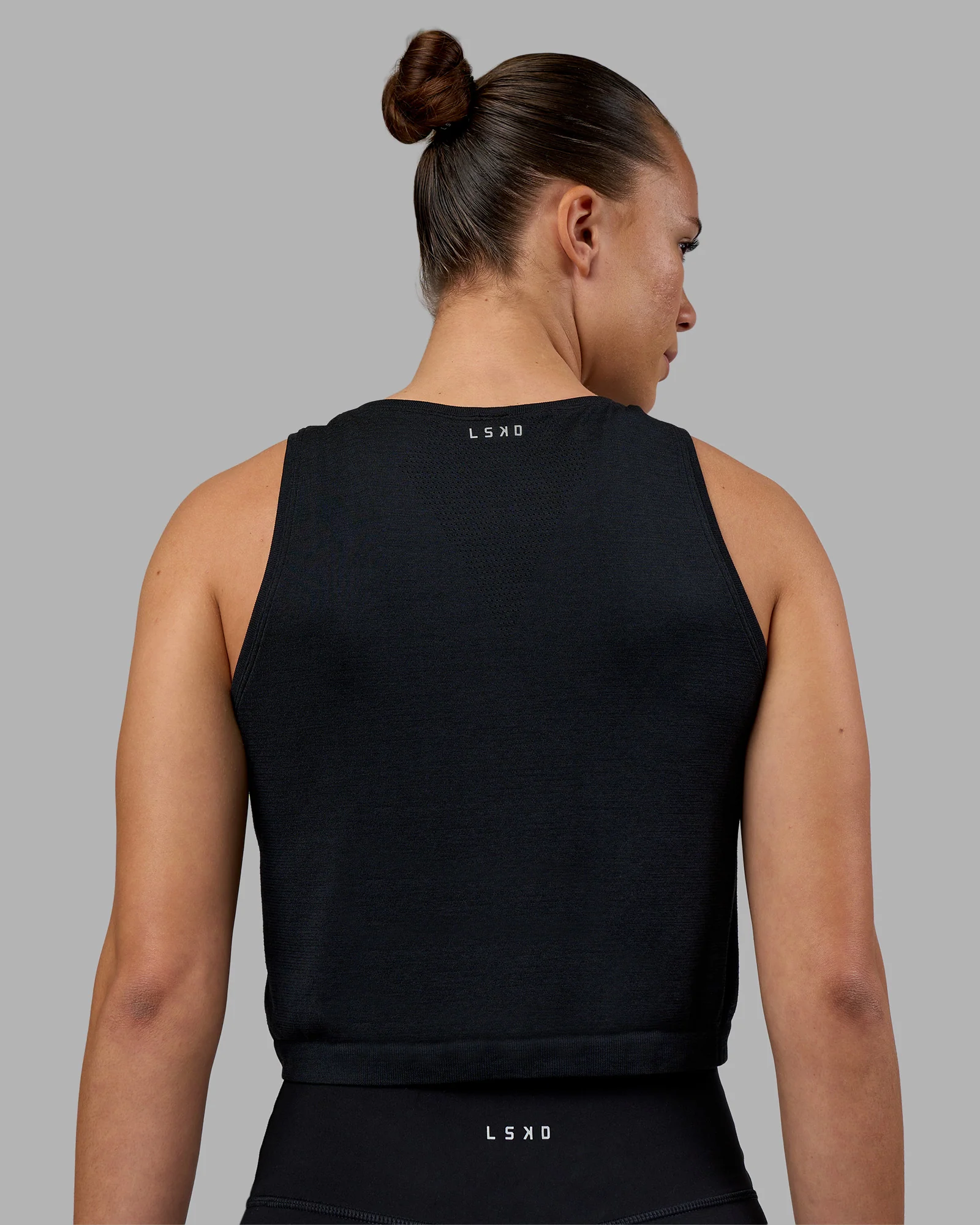 1337-aeroflx-seamless-skimmer-tank-black-marl-2.webp AeroFLX+ Seamless Skimmer Tank - Black Marl