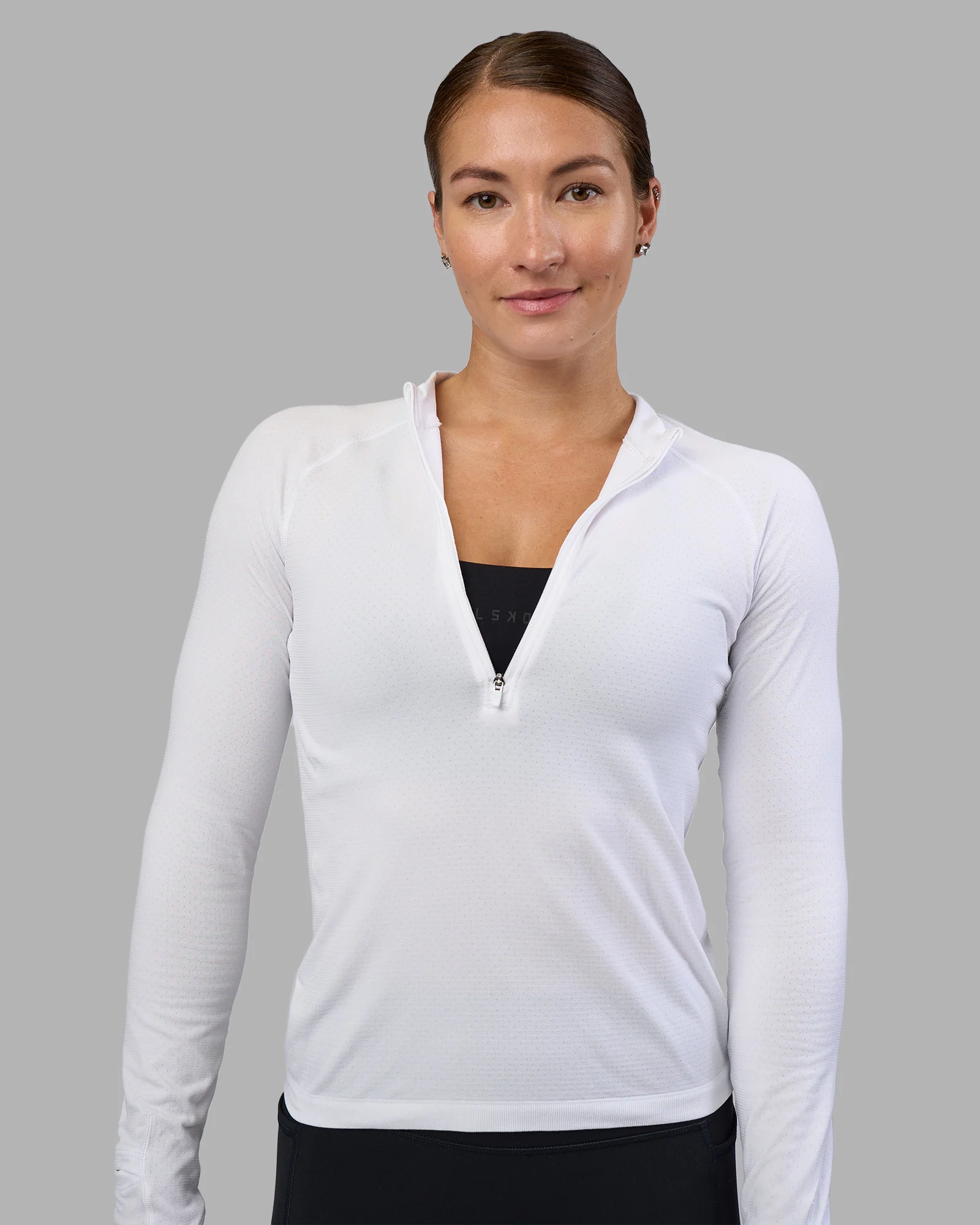 1353-aeroflx-long-sleeve-half-zip-white-white-1.webp AeroFLX+ Long Sleeve Half Zip - White/White