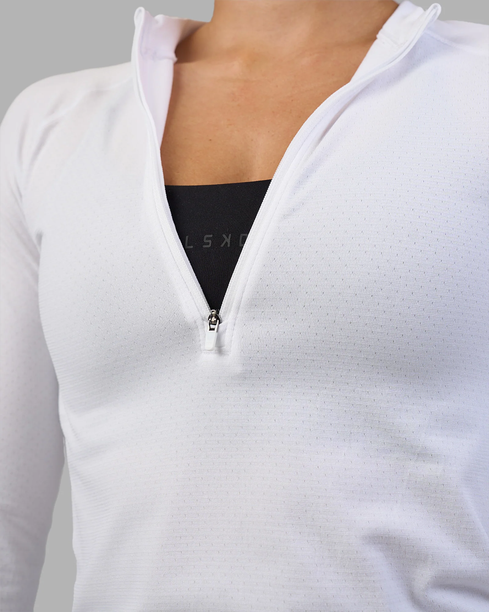 1353-aeroflx-long-sleeve-half-zip-white-white-6.webp AeroFLX+ Long Sleeve Half Zip - White/White