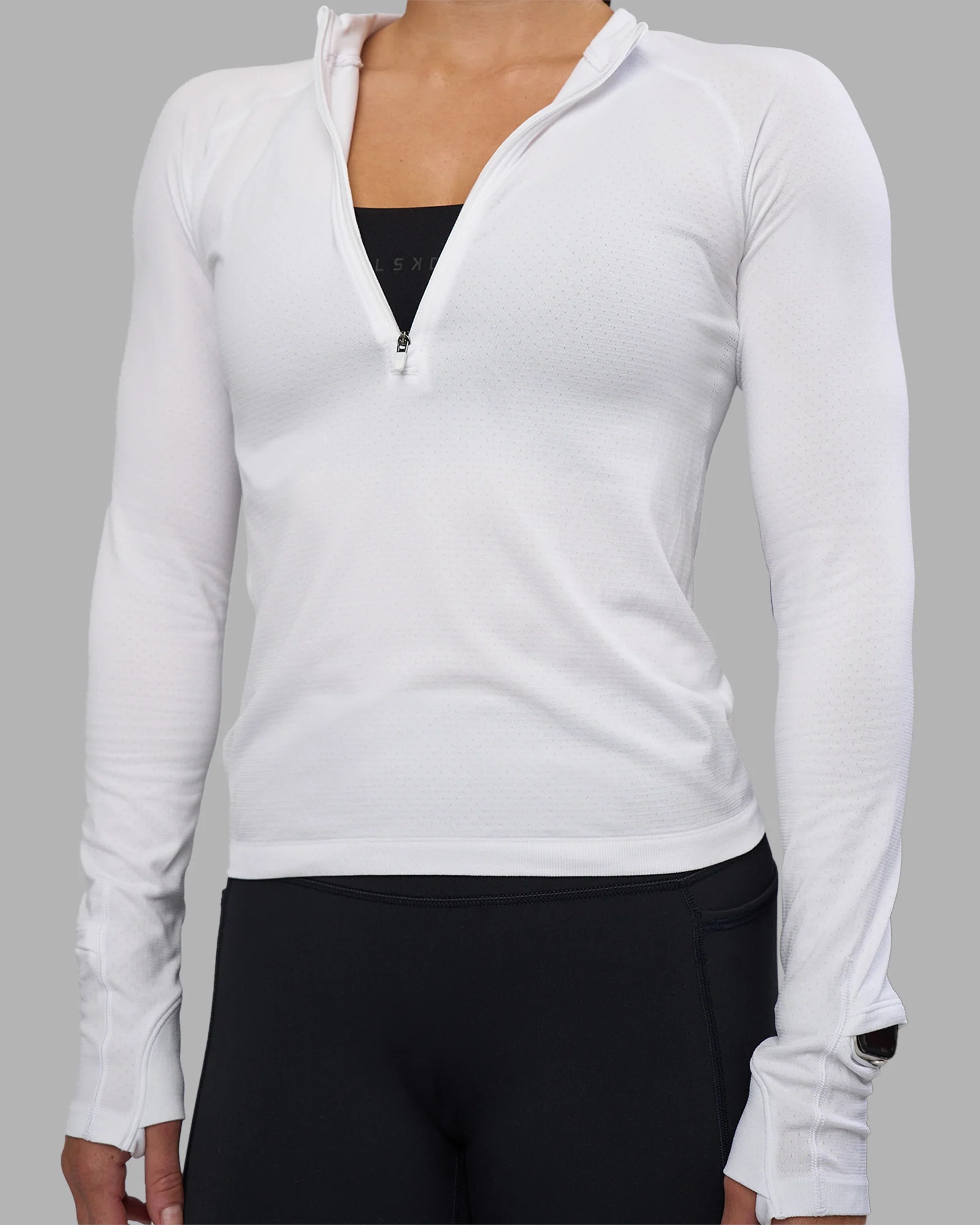 1353-aeroflx-long-sleeve-half-zip-white-white-7.webp AeroFLX+ Long Sleeve Half Zip - White/White