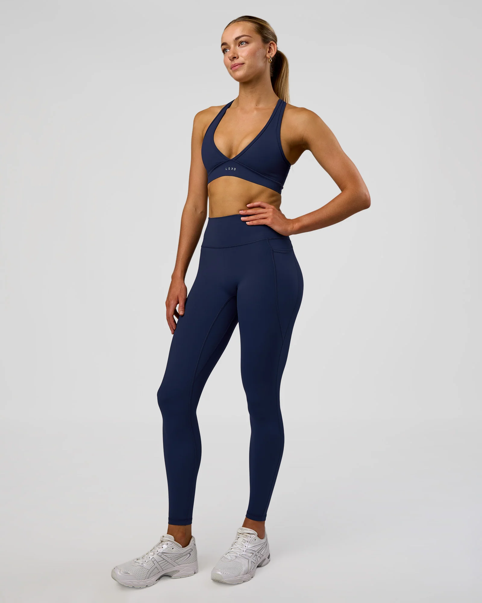 13541-fusion-ultra-high-rise-full-length-legging-pockets-future-navy-1.webp Fusion Ultra High-Rise Full Length Legging Pockets - Future Navy