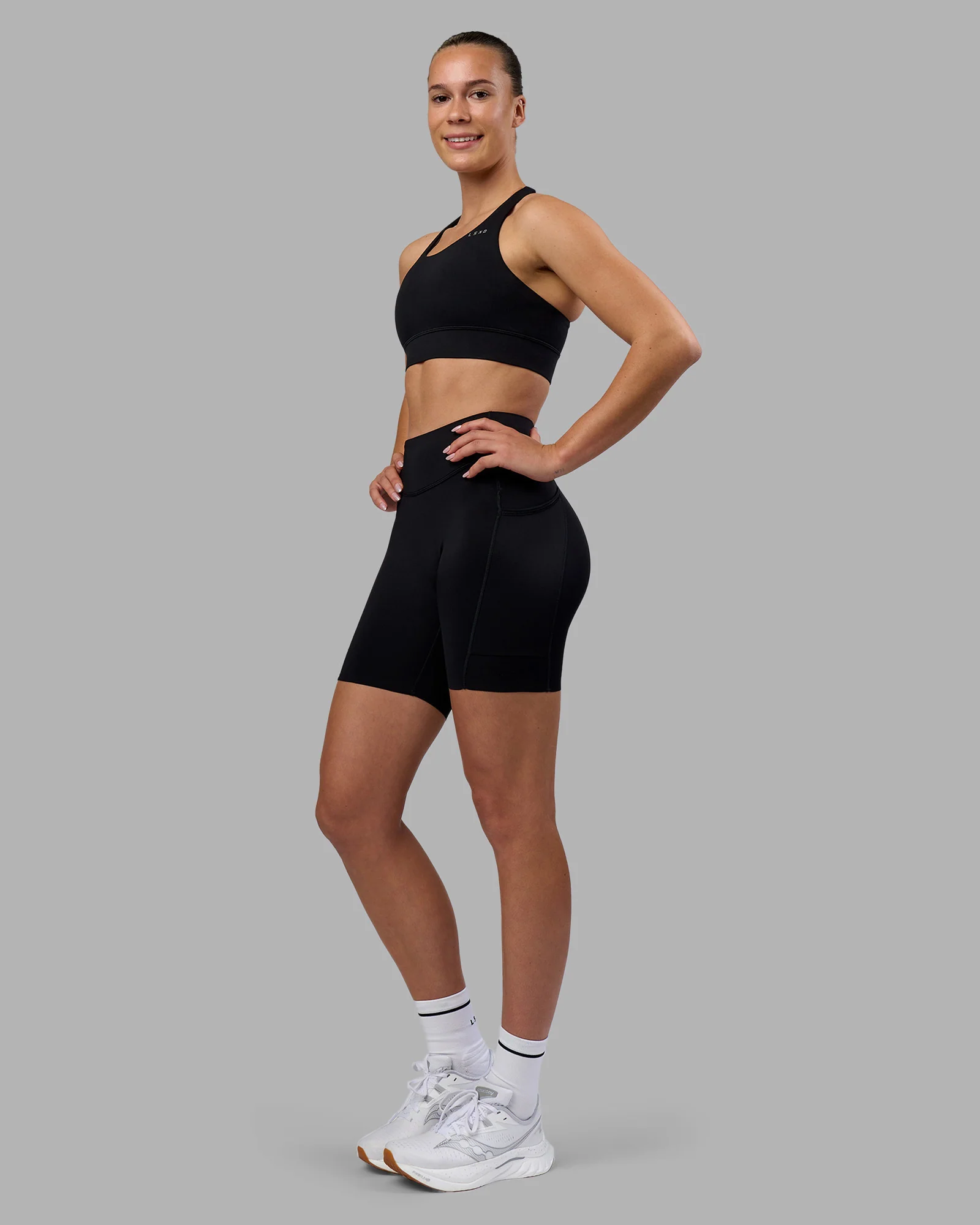 13682-elite-run-high-rise-7-short-pockets-black-11.webp Elite Run High-Rise 7" Short Pockets - Black