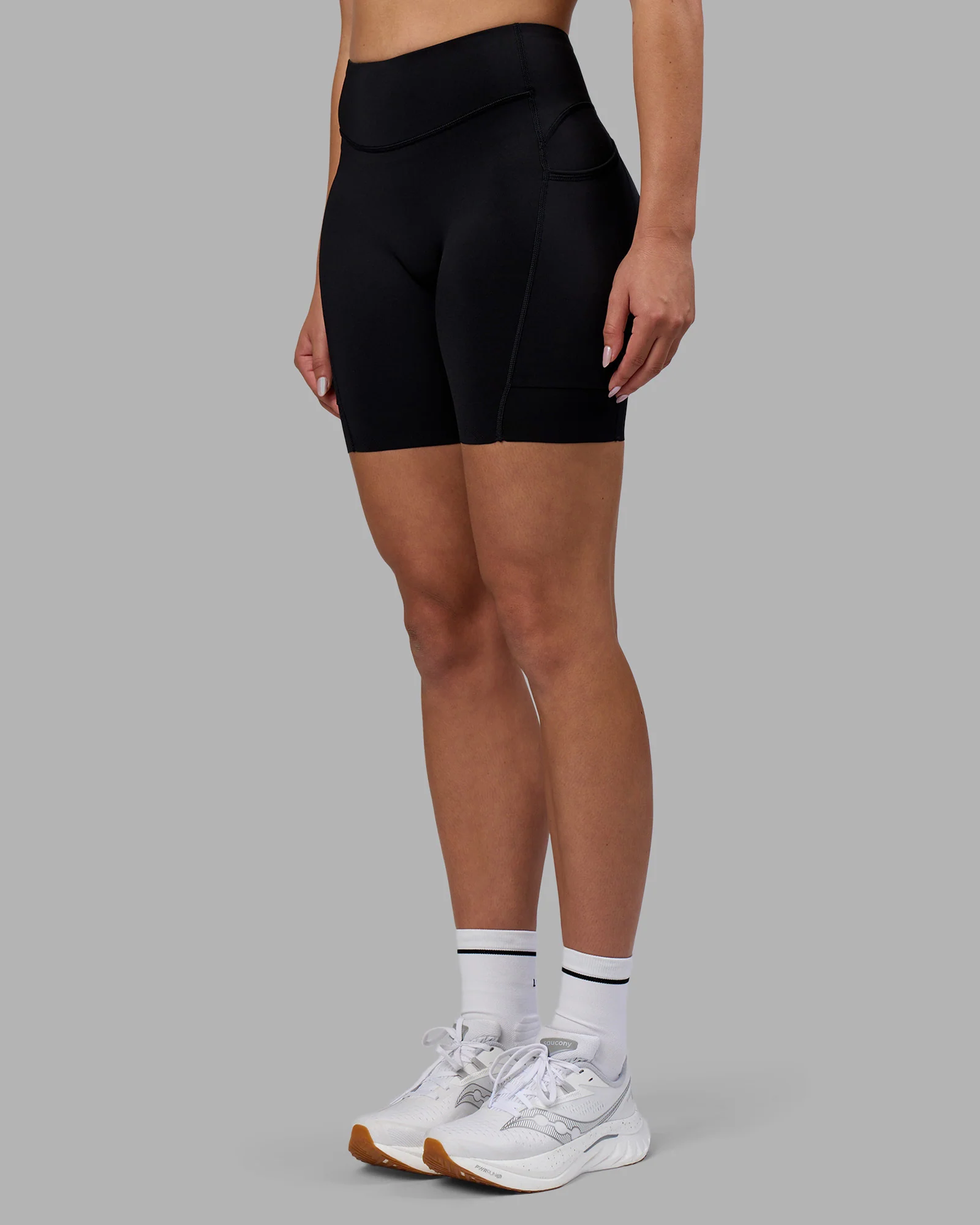 13682-elite-run-high-rise-7-short-pockets-black-12.webp Elite Run High-Rise 7" Short Pockets - Black