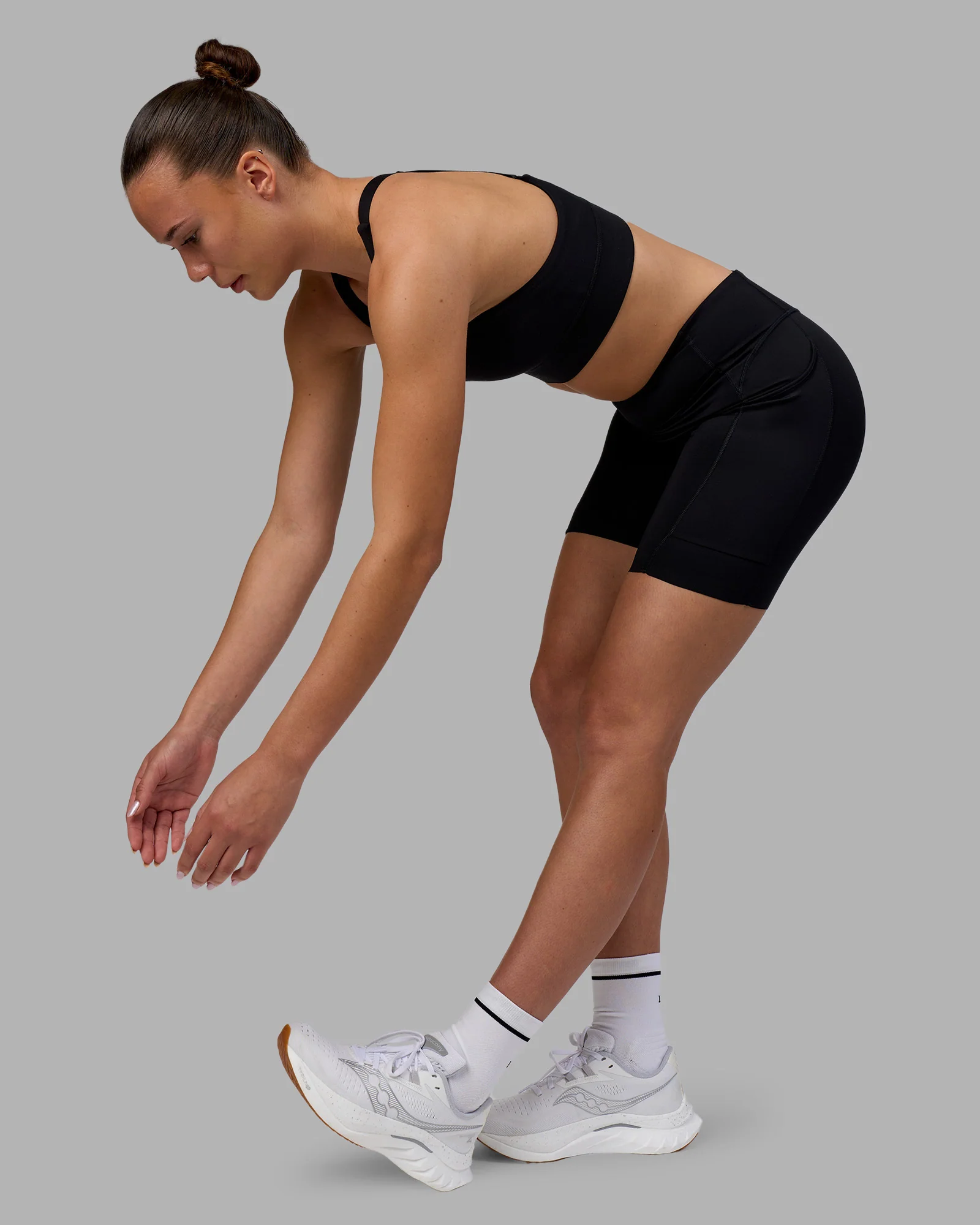 13682-elite-run-high-rise-7-short-pockets-black-14.webp Elite Run High-Rise 7" Short Pockets - Black