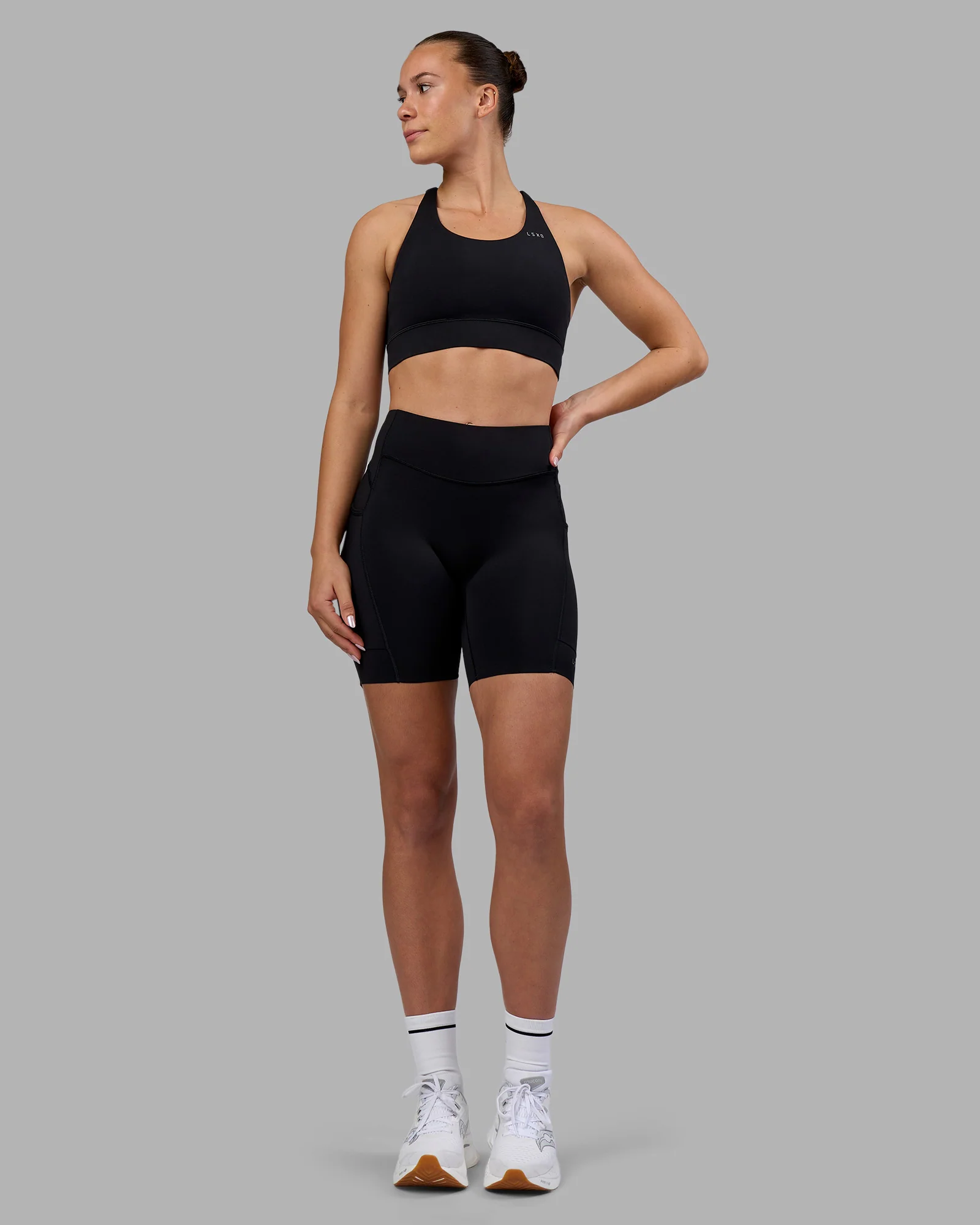 13682-elite-run-high-rise-7-short-pockets-black-5.webp Elite Run High-Rise 7" Short Pockets - Black