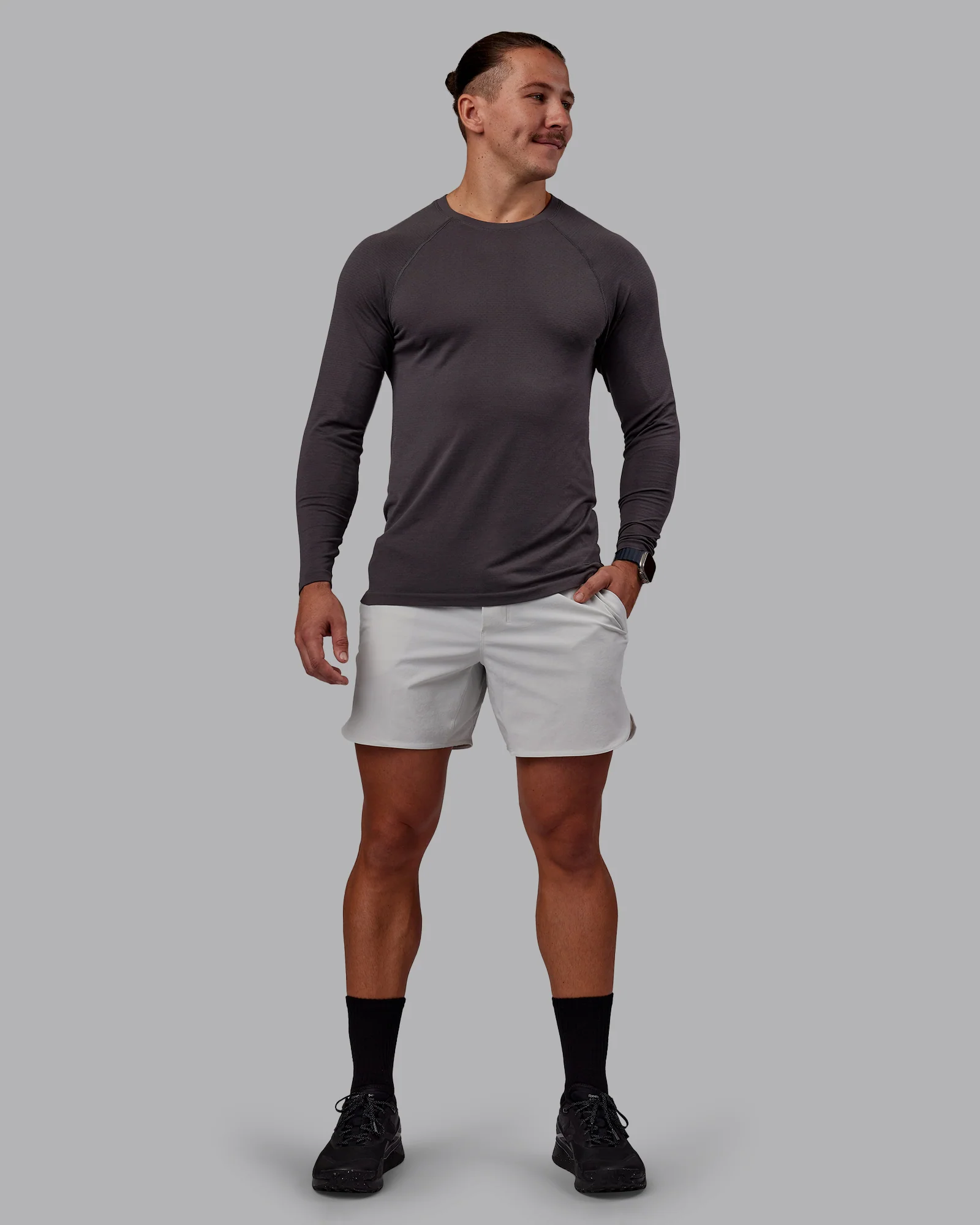 1369-aeroflx-seamless-long-sleeve-tee-dark-storm-dark-storm-4.webp AeroFLX+ Seamless Long Sleeve Tee - Dark Storm/Dark Storm