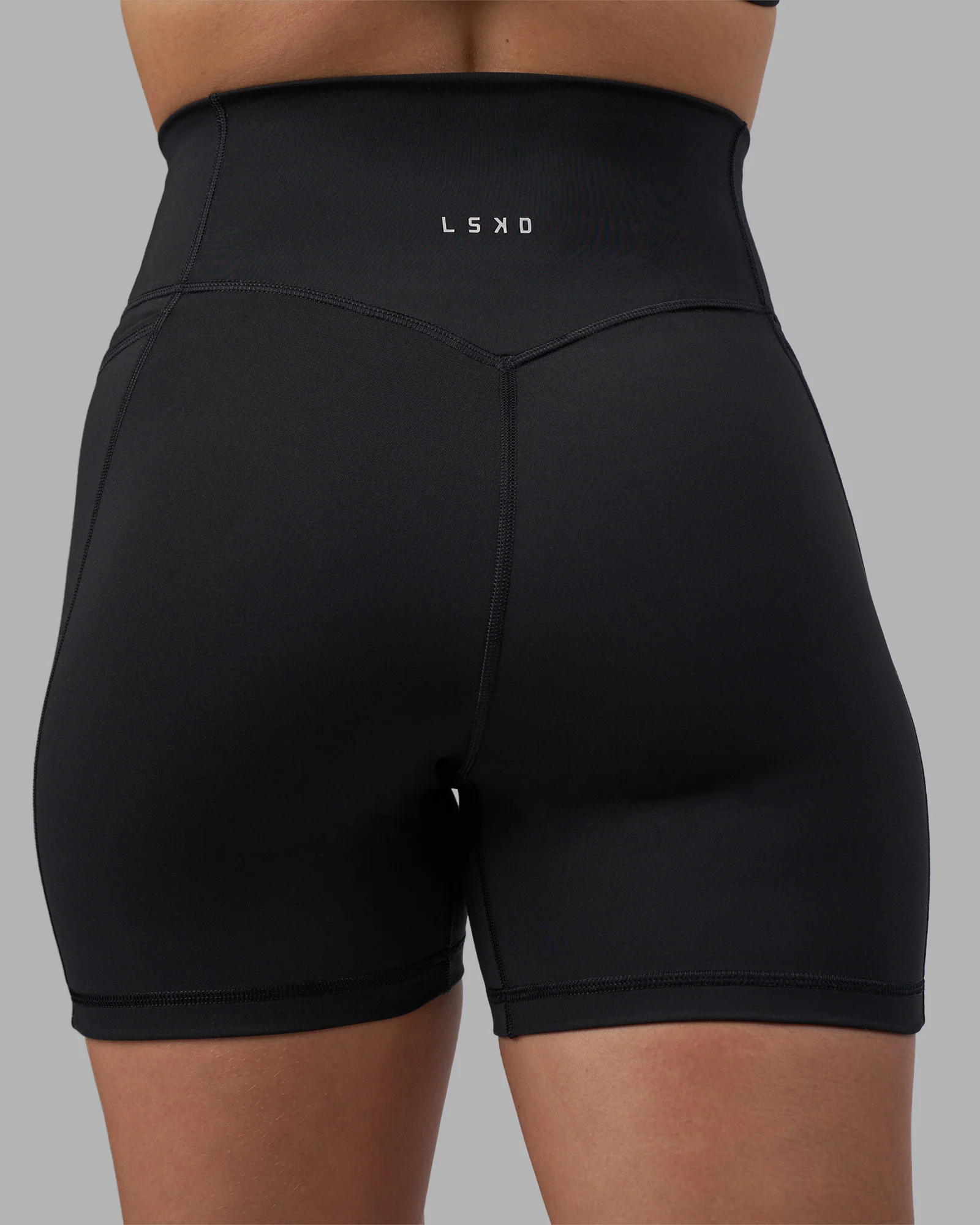 Fusion V-Contour Ultra High-Rise 4" Short Pockets - Black