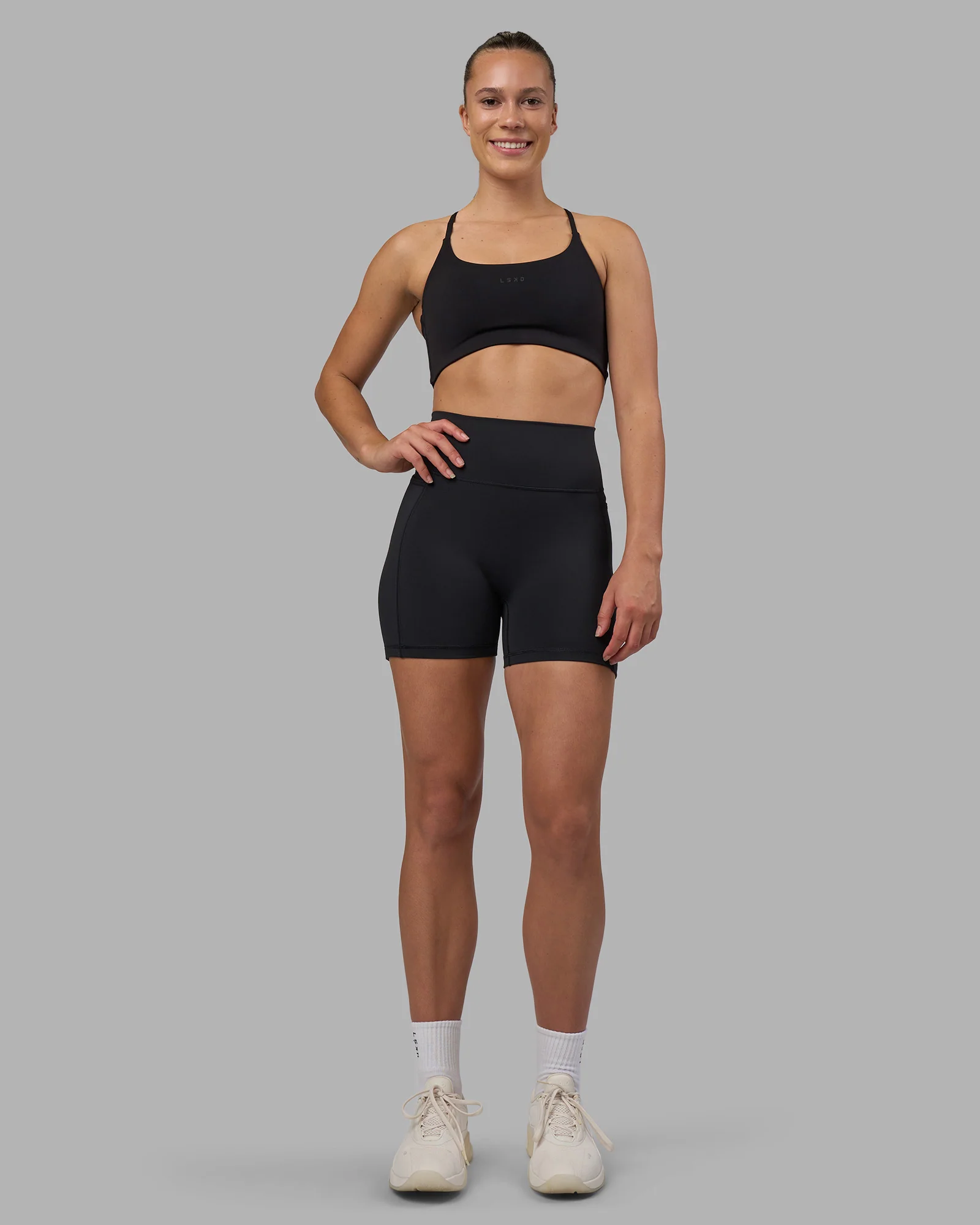 Fusion V-Contour Ultra High-Rise 4" Short Pockets - Black