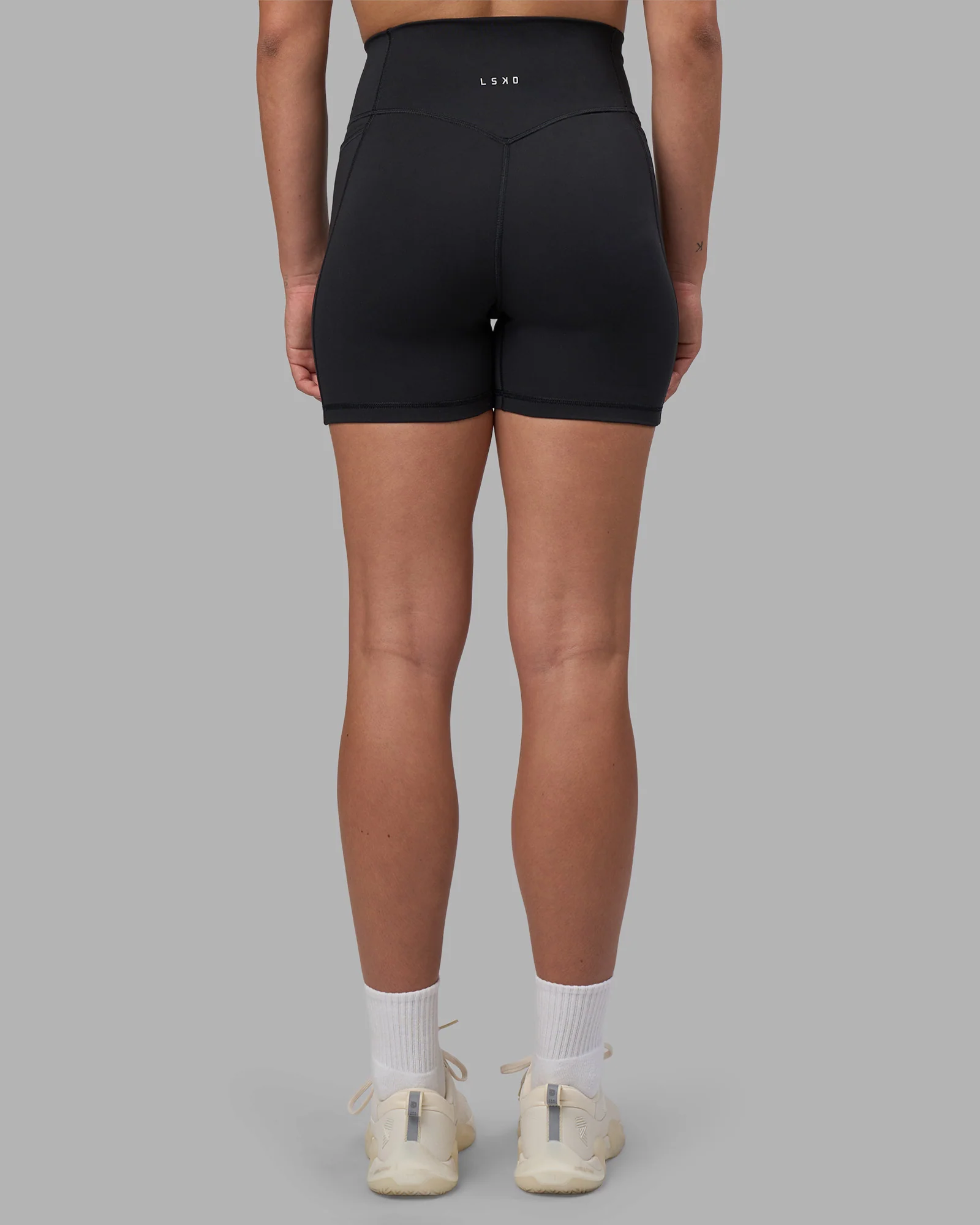 Fusion V-Contour Ultra High-Rise 4" Short Pockets - Black