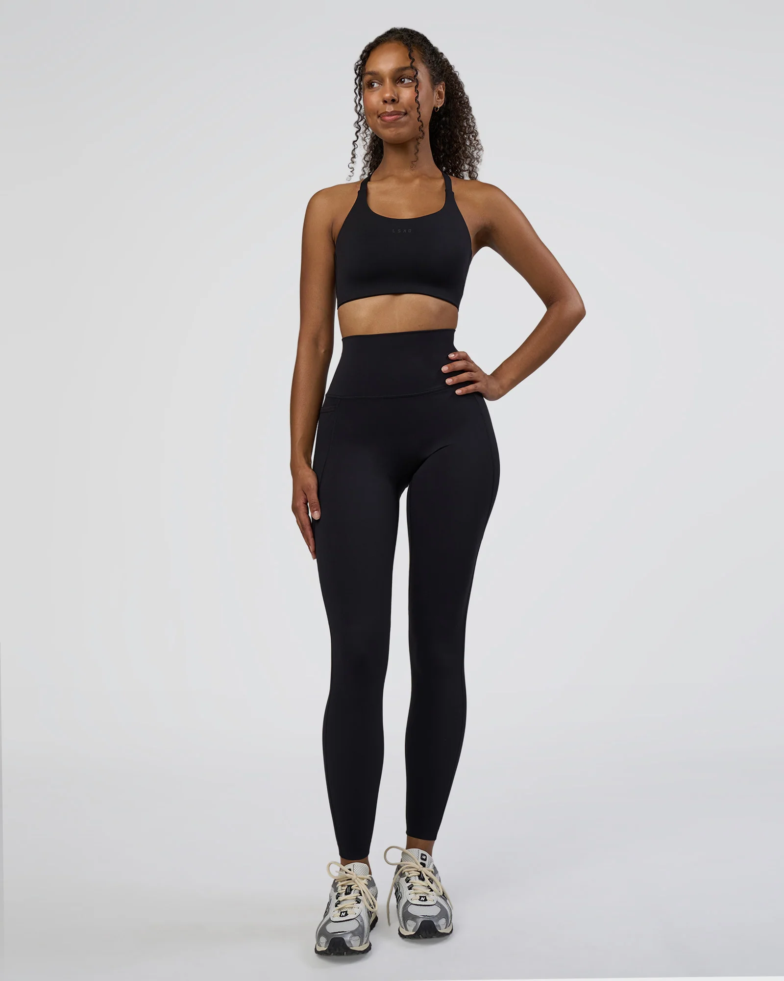 13854-twist-sports-bra-d-dd-e-black-3.webp Twist Sports Bra D/DD/E - Black