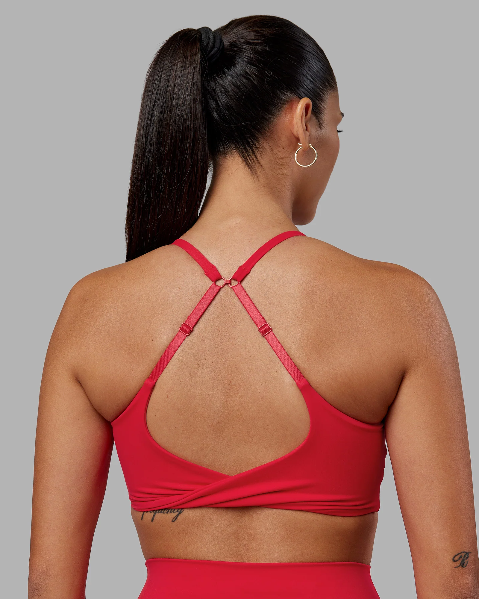 13933-twist-sports-bra-scarlet-2.webp Twist Sports Bra - Scarlet