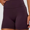 13942-fusion-v-contour-ultra-high-rise-4-short-pockets-midnight-plum-7.webp Fusion V-Contour Ultra High-Rise 4" Short Pockets - Midnight Plum