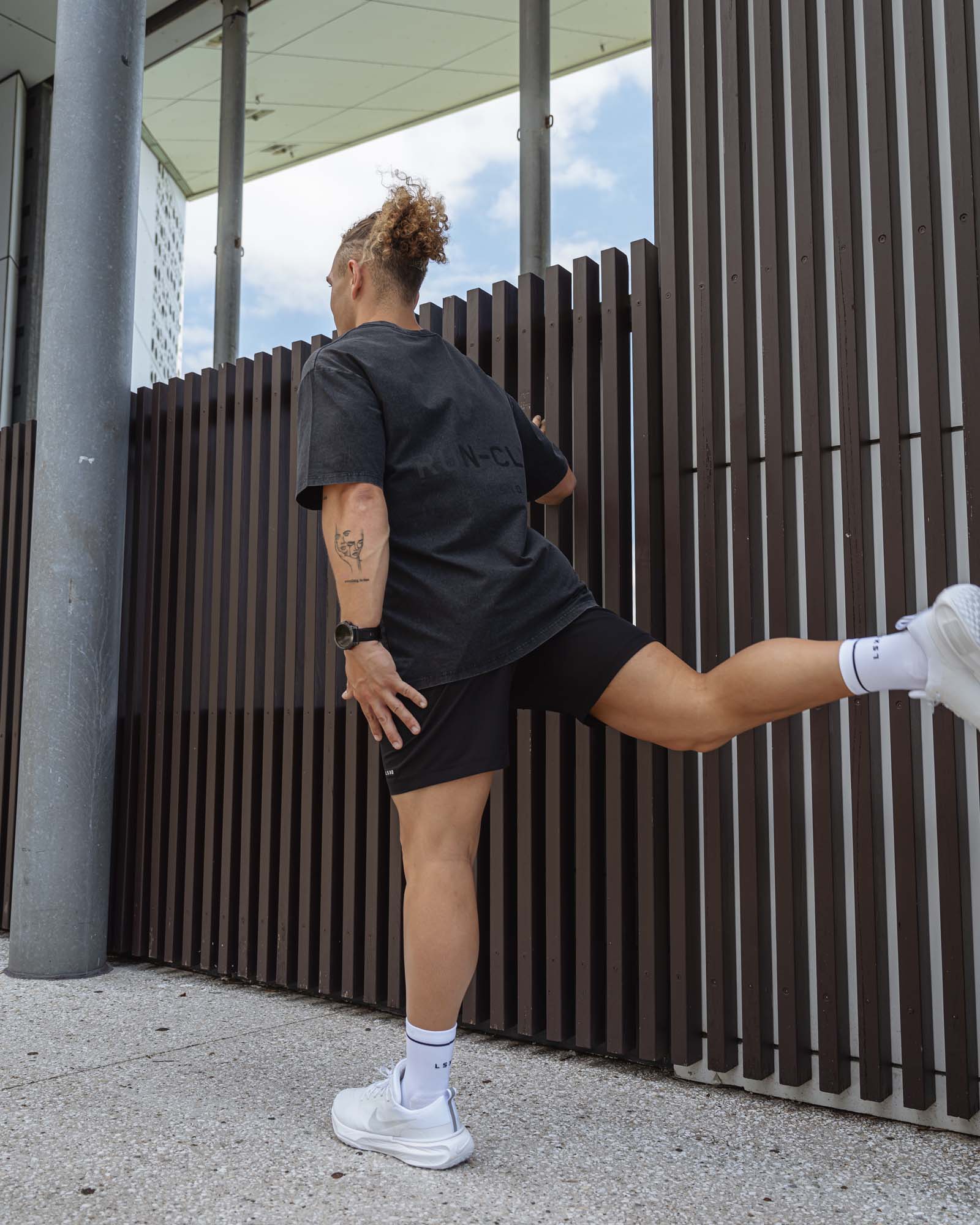 14003-washed-run-club-flxcotton-tee-oversize-black-black-2.jpg Washed RUN CLUB FLXCotton Tee Oversize - Black-Black