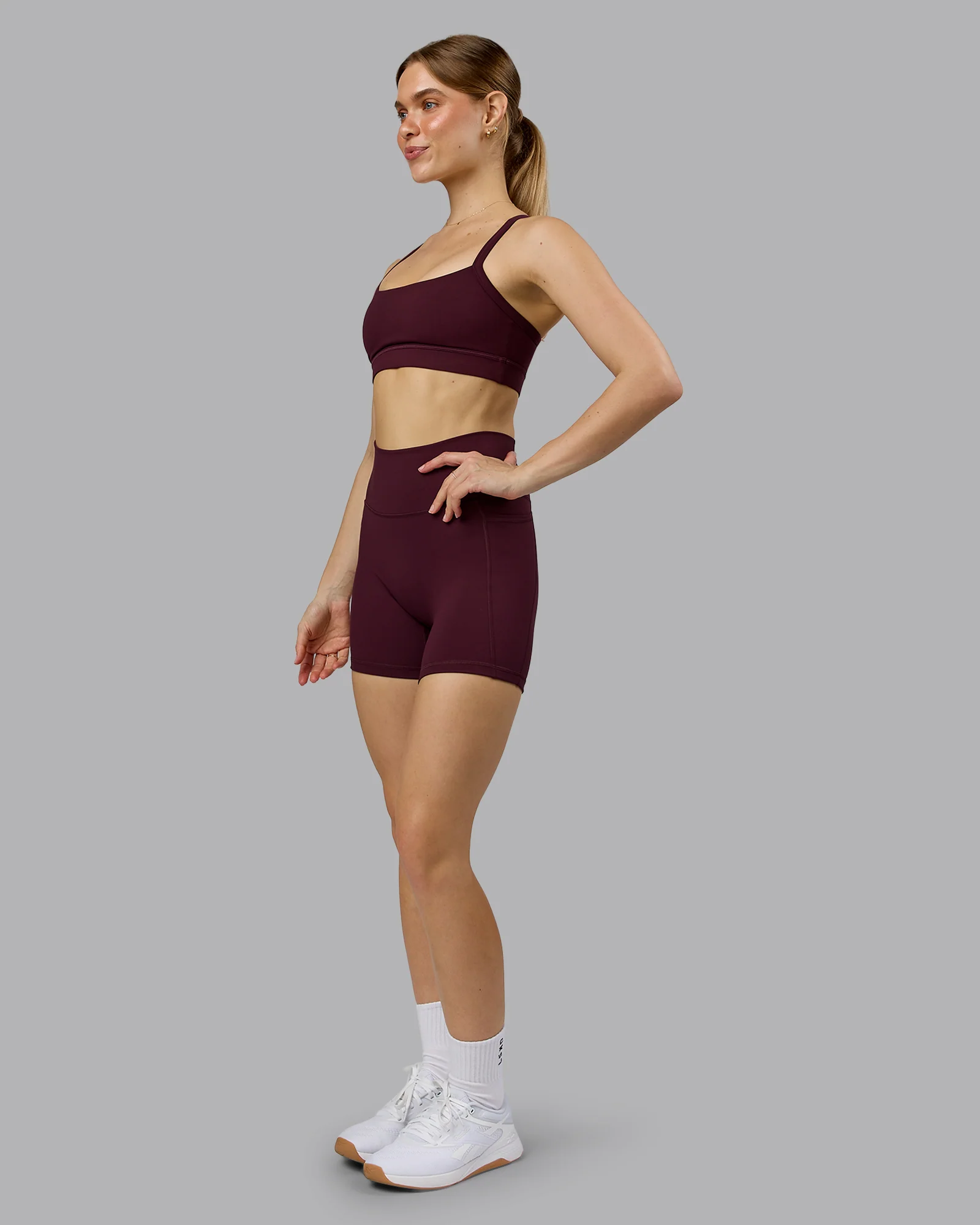 Momentum Sports Bra - Cherry Lacquer