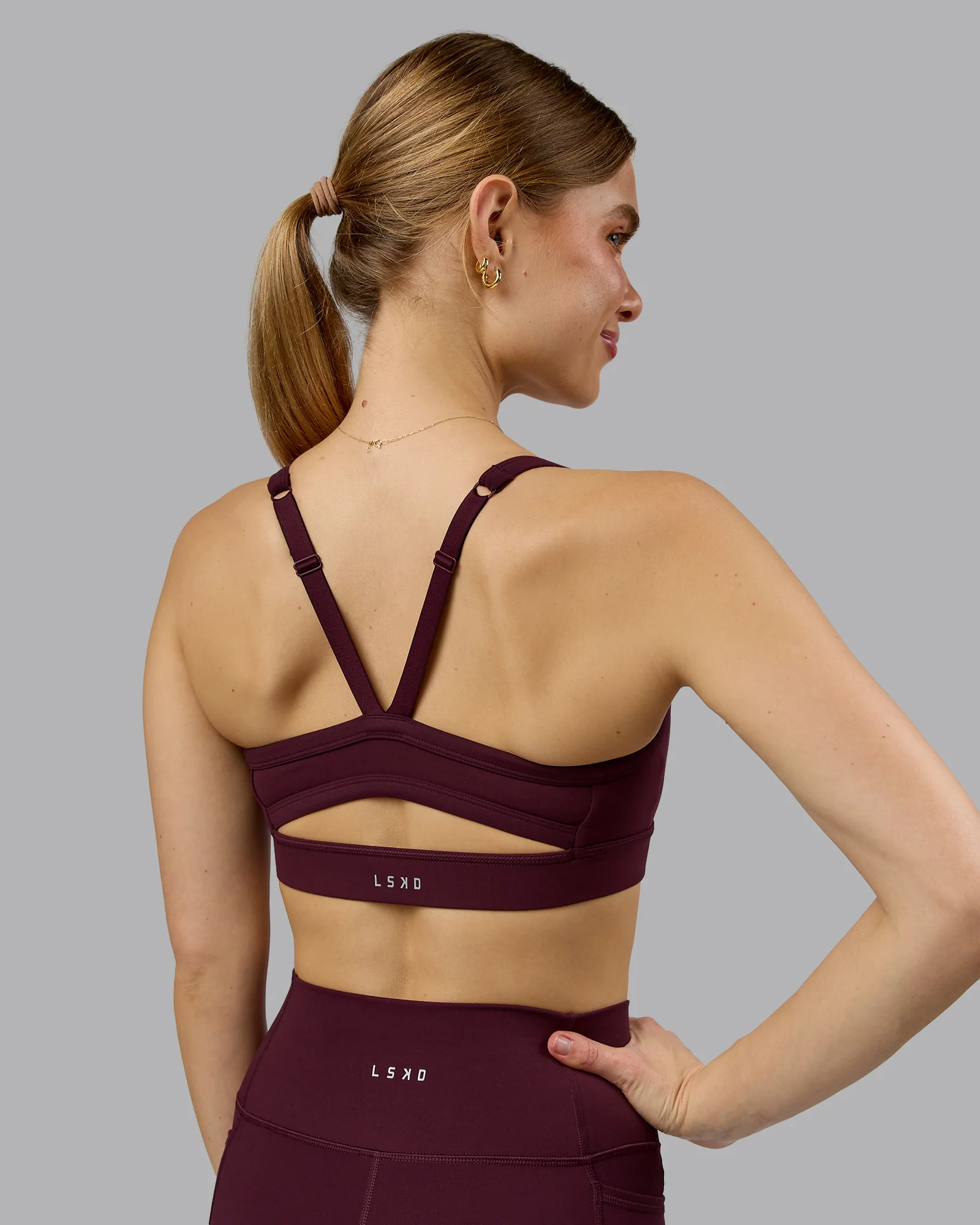 Momentum Sports Bra - Cherry Lacquer