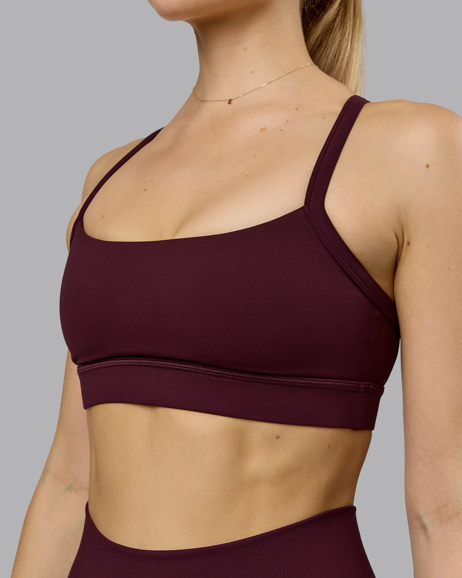 Momentum Sports Bra - Cherry Lacquer