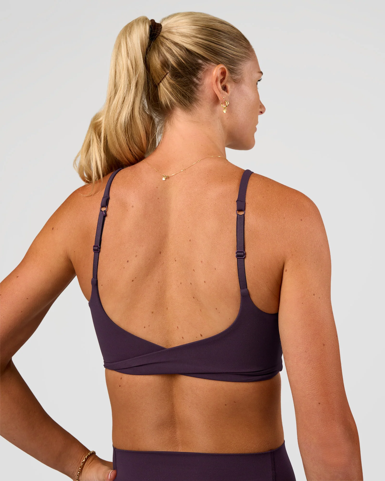 Twist Sports Bra - Midnight Plum