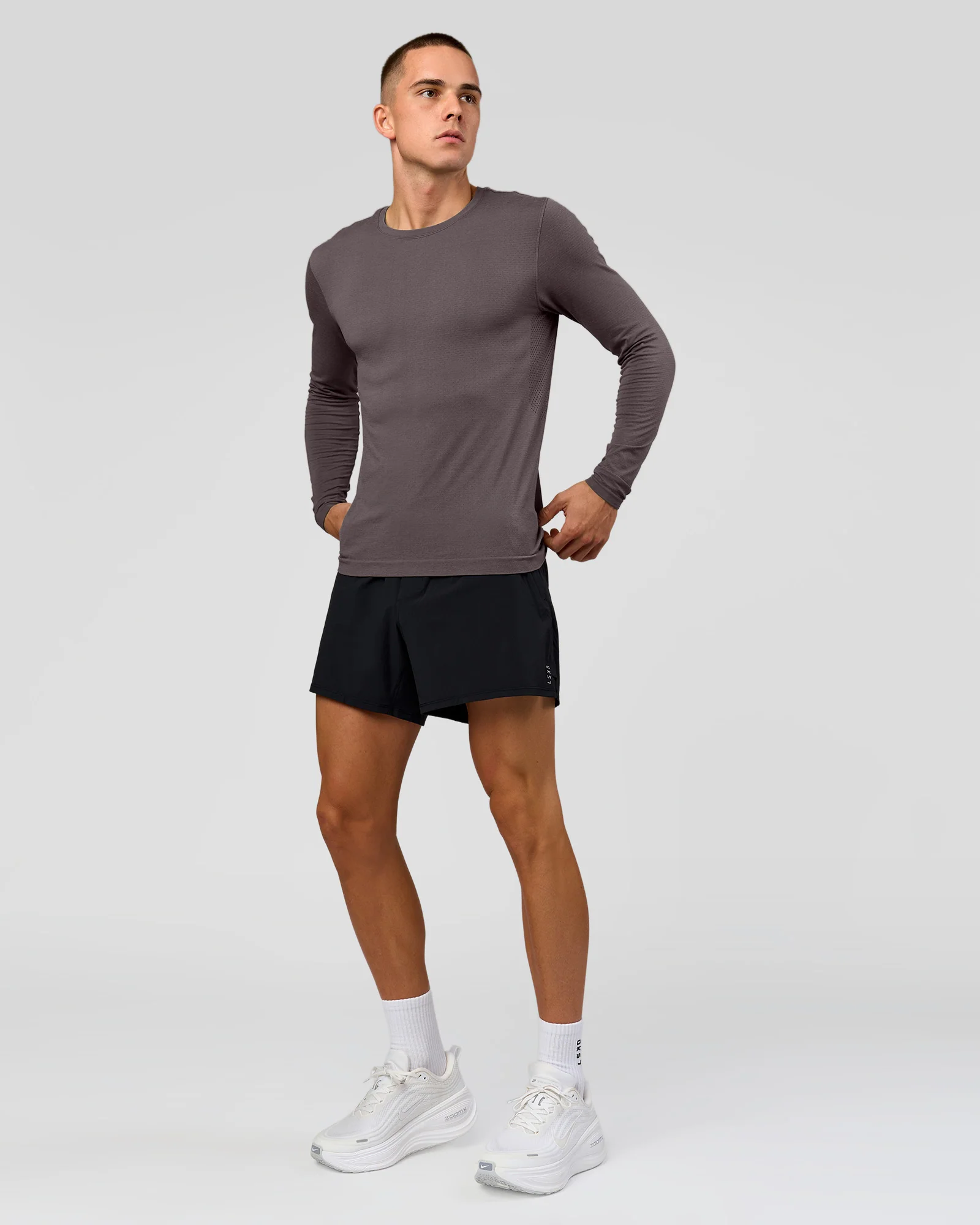1425-aeroflx-seamless-long-sleeve-tee-set-in-sleeve-duskstone-duskstone-5.webp AeroFLX+ Seamless Long Sleeve Tee (Set in Sleeve) - Duskstone/Duskstone