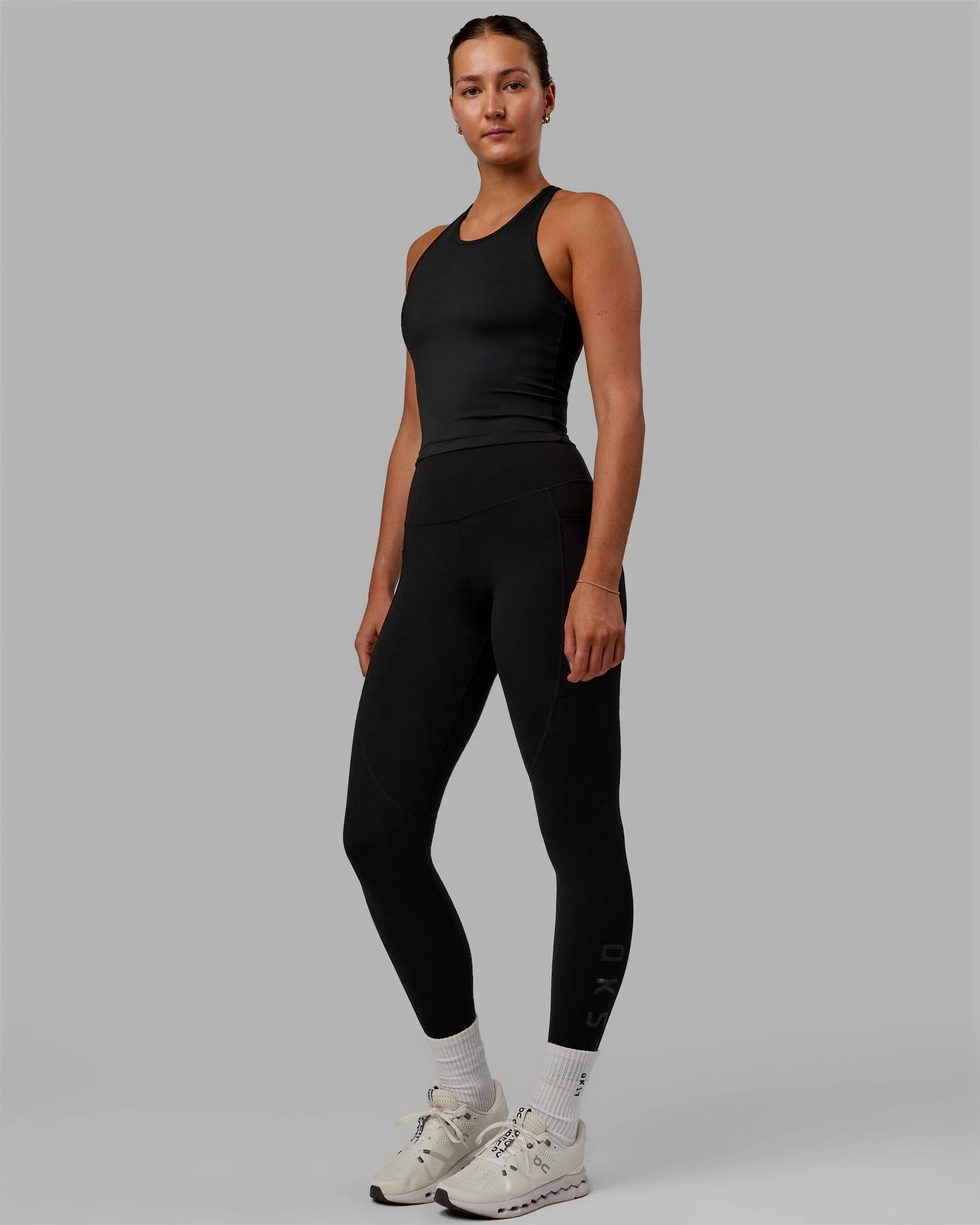 14252-flow-performance-tank-with-shelf-bra-black-1.webp Flow Performance Tank With Shelf Bra - Black