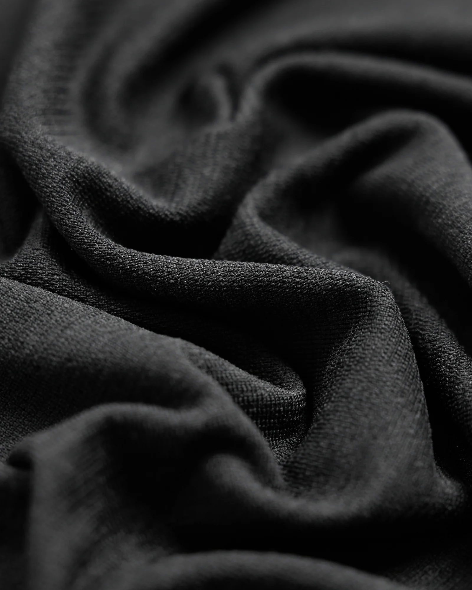AeroFLX+ Seamless Long Sleeve Tee (Set in Sleeve) - Black/Black