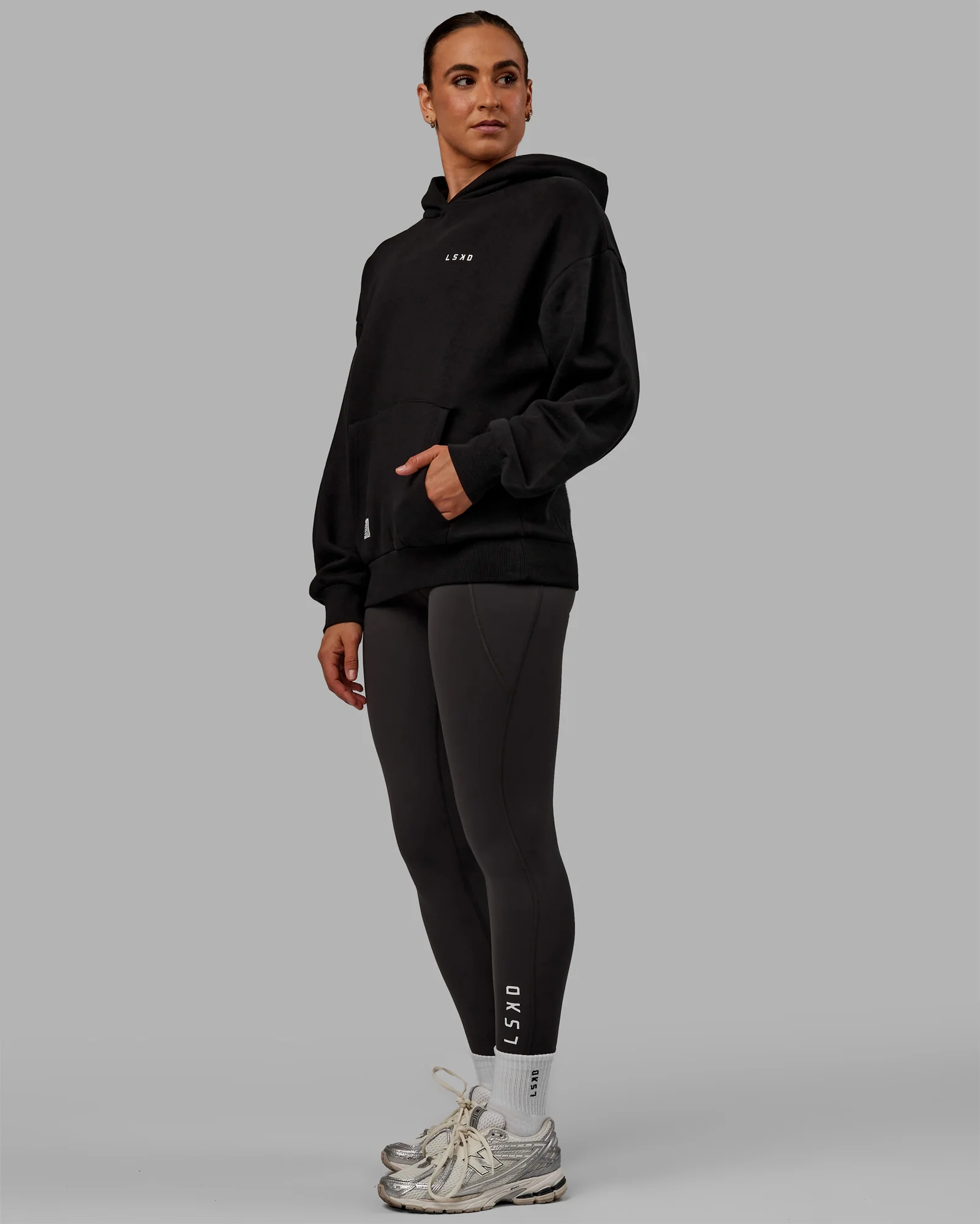 14678-vs6-hoodie-oversize-black-white-4.webp VS6 Hoodie Oversize - Black-White