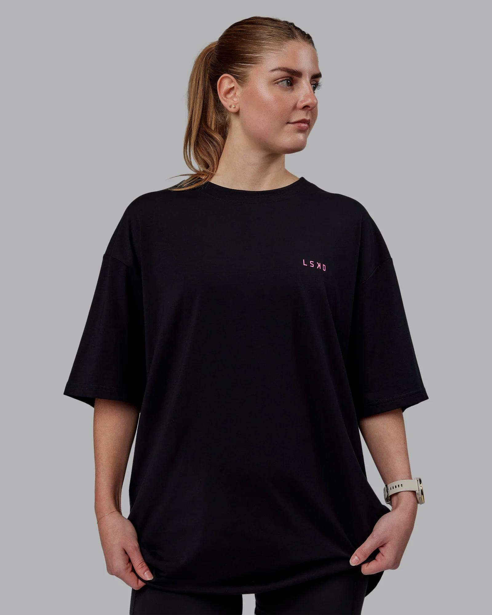 14843-unisex-lift-up-flxcotton-tee-oversize-black-fuschia-pink-4.webp Unisex Lift-Up FLXCotton Tee Oversize - Black-Fuschia Pink