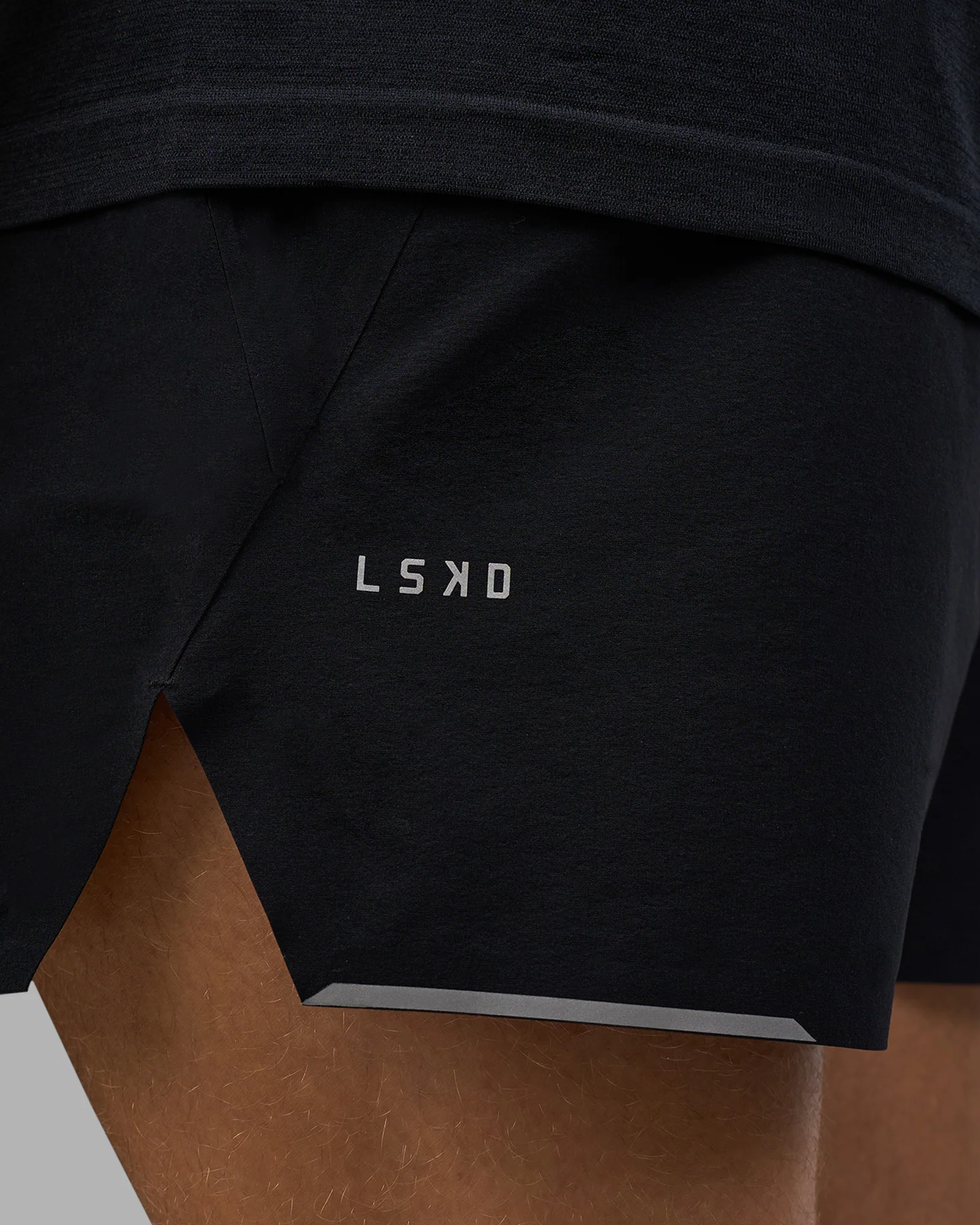 14852-hybrid-lined-5-short-black-reflective-8.webp Hybrid Lined 5" Short - Black-Reflective