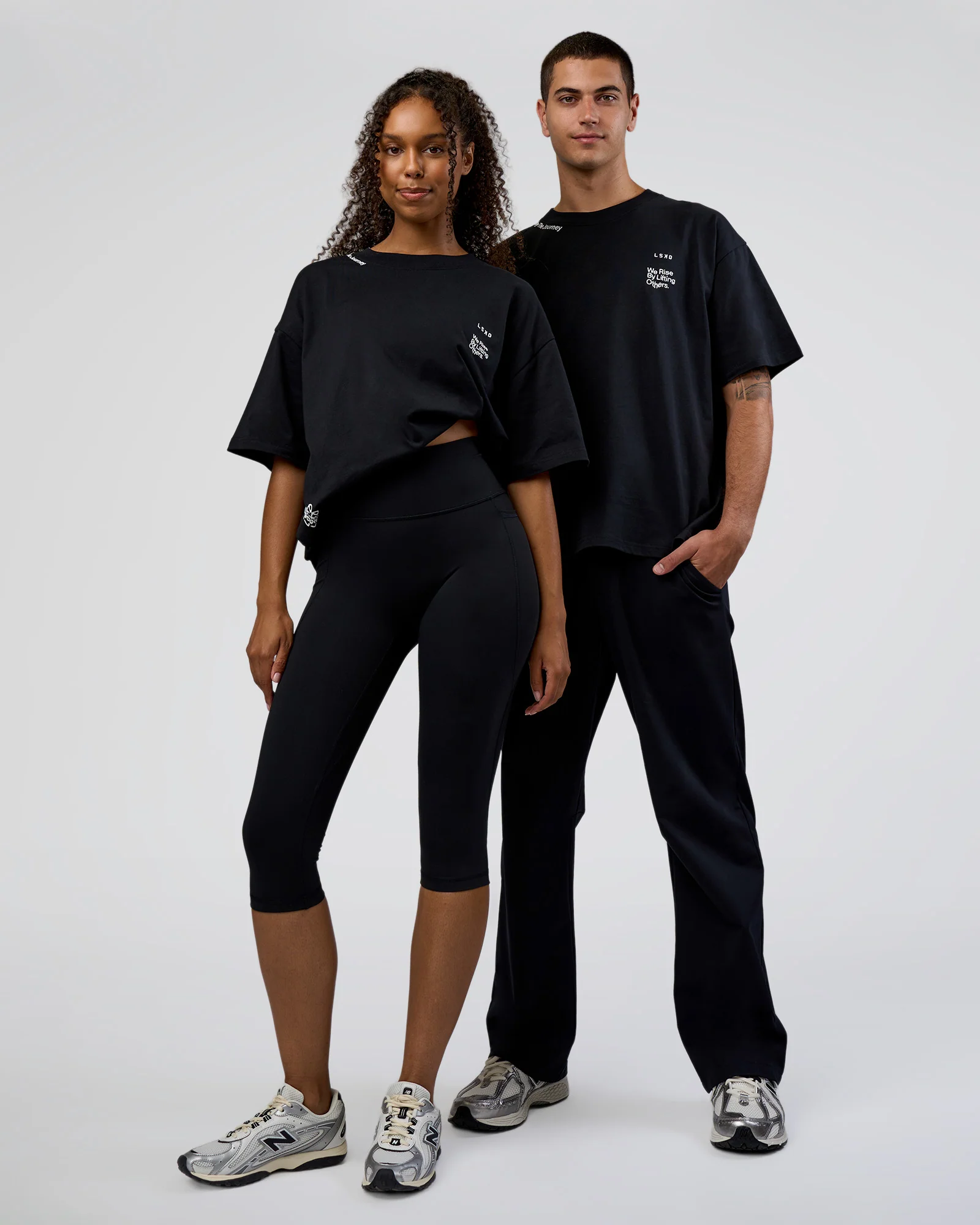 15034-sticker-heavyweight-oversized-tee-black-white-1.webp Sticker Heavyweight Oversized Tee - Black-White