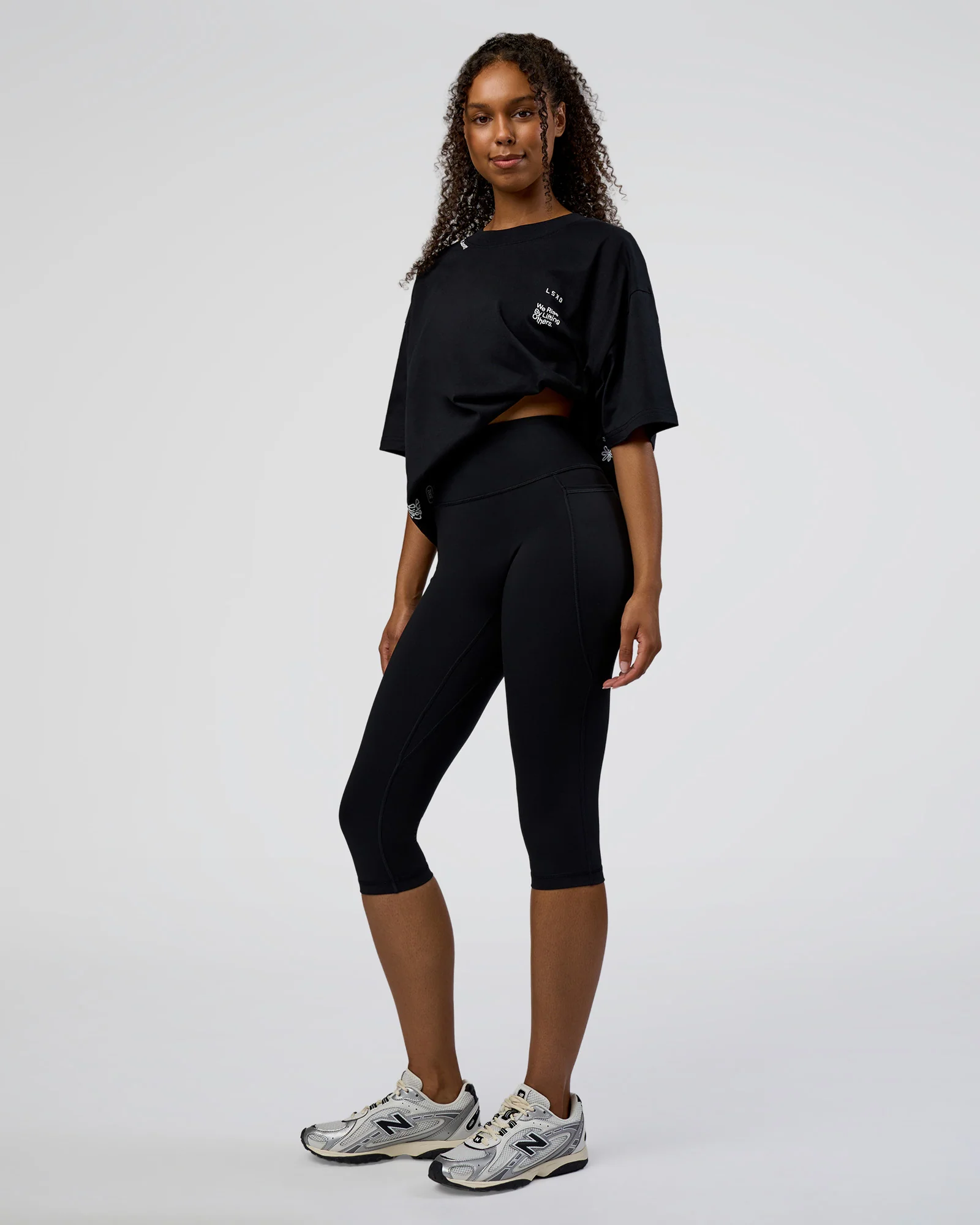 15034-sticker-heavyweight-oversized-tee-black-white-13.webp Sticker Heavyweight Oversized Tee - Black-White