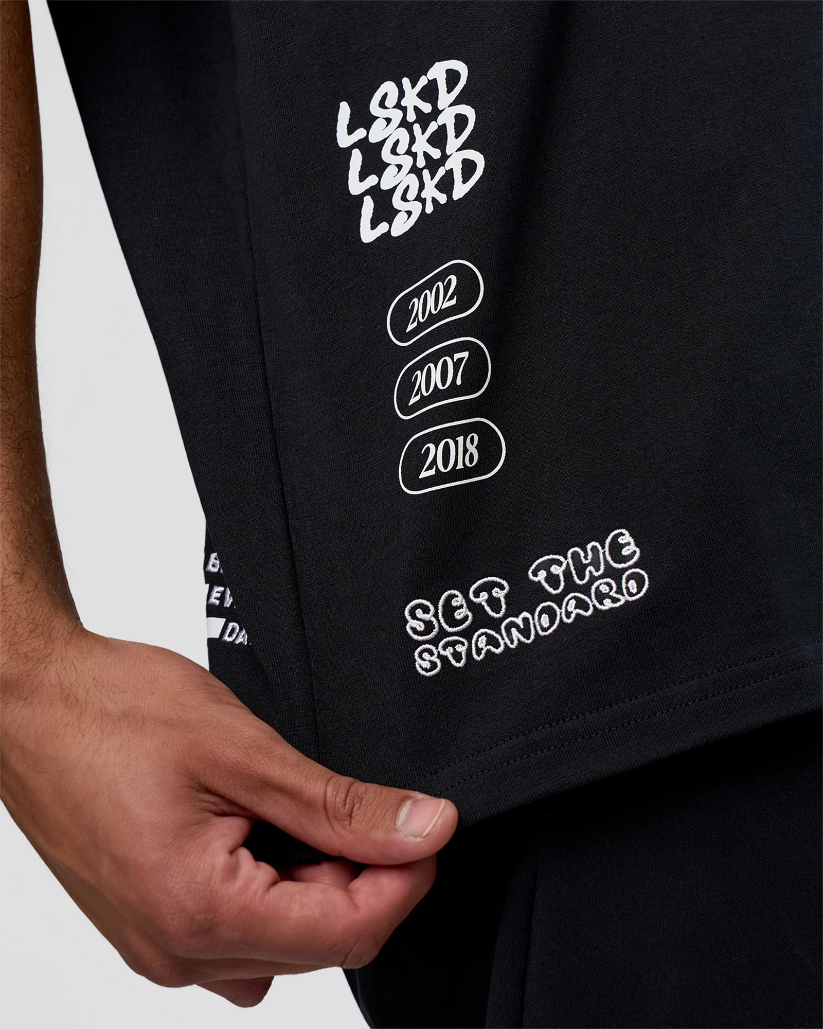 15034-sticker-heavyweight-oversized-tee-black-white-3.webp Sticker Heavyweight Oversized Tee - Black-White