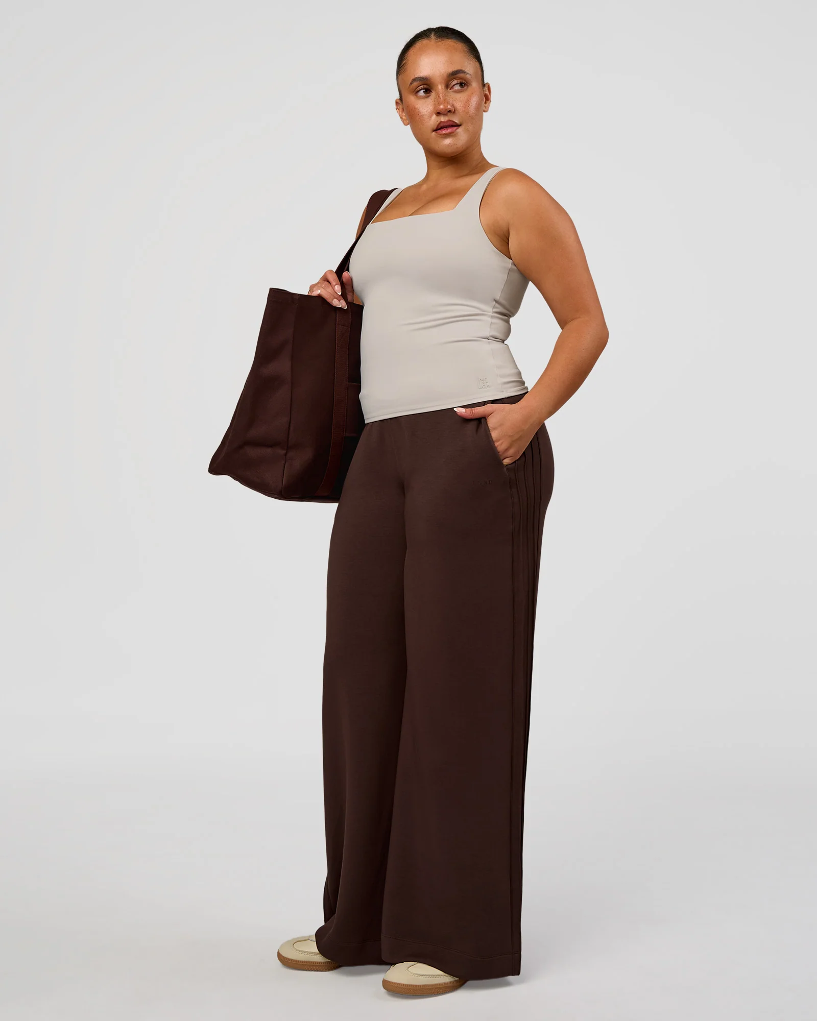 1511-cf-elevate-softtouch-pintuck-wide-leg-pant-hot-chocolate-4.webp CF Elevate SoftTouch Pintuck Wide Leg Pant - Hot Chocolate
