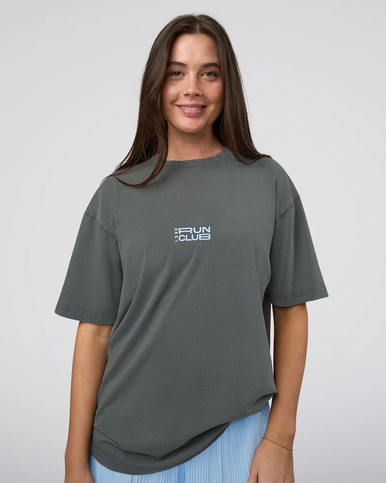 15168-runner-s-flxcotton-oversized-tee-dark-storm-washed-open-air-4.webp Runner's FLXCotton Oversized Tee - Dark Storm Washed-Open Air