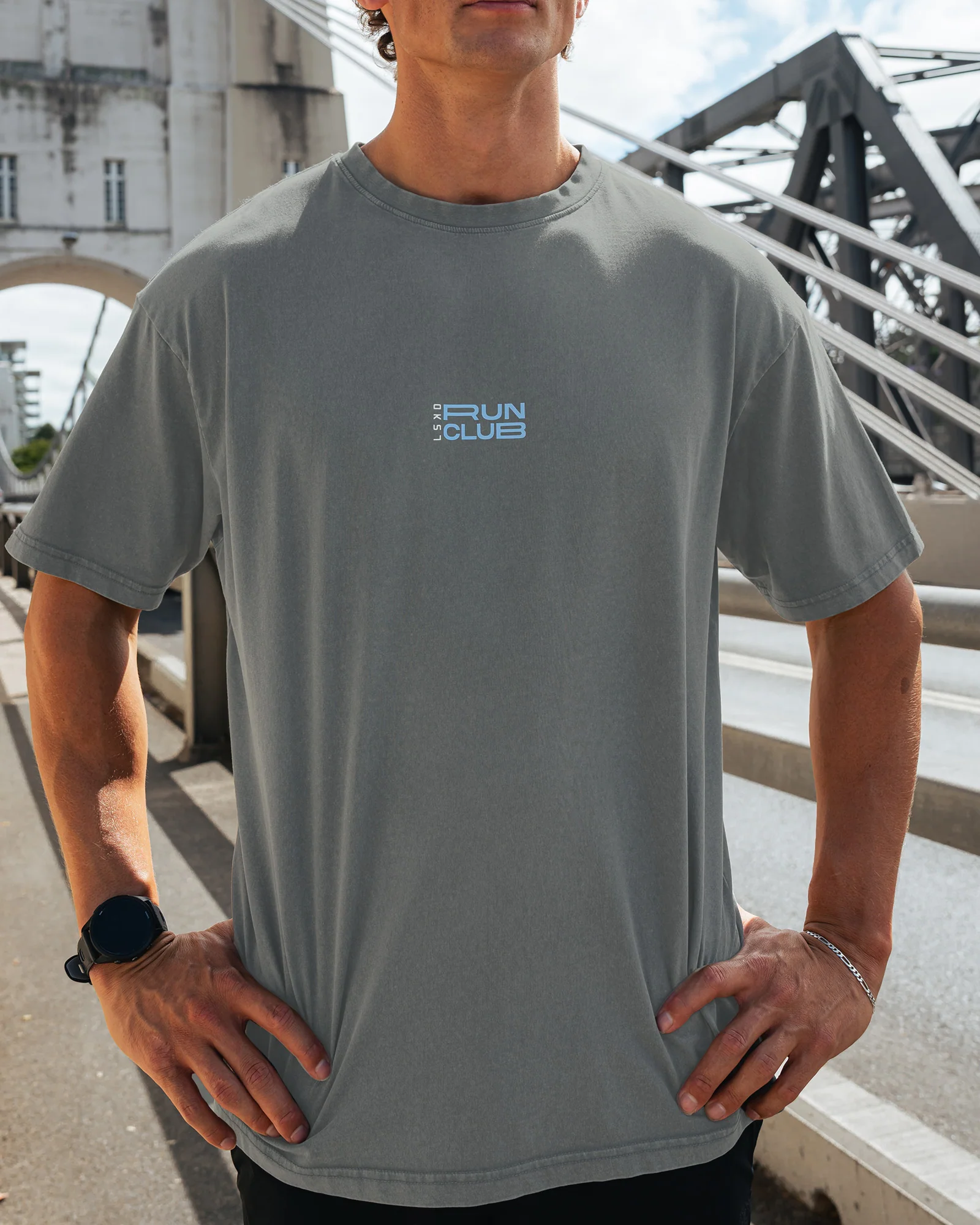 15168-runner-s-flxcotton-oversized-tee-dark-storm-washed-open-air-7.webp Runner's FLXCotton Oversized Tee - Dark Storm Washed-Open Air
